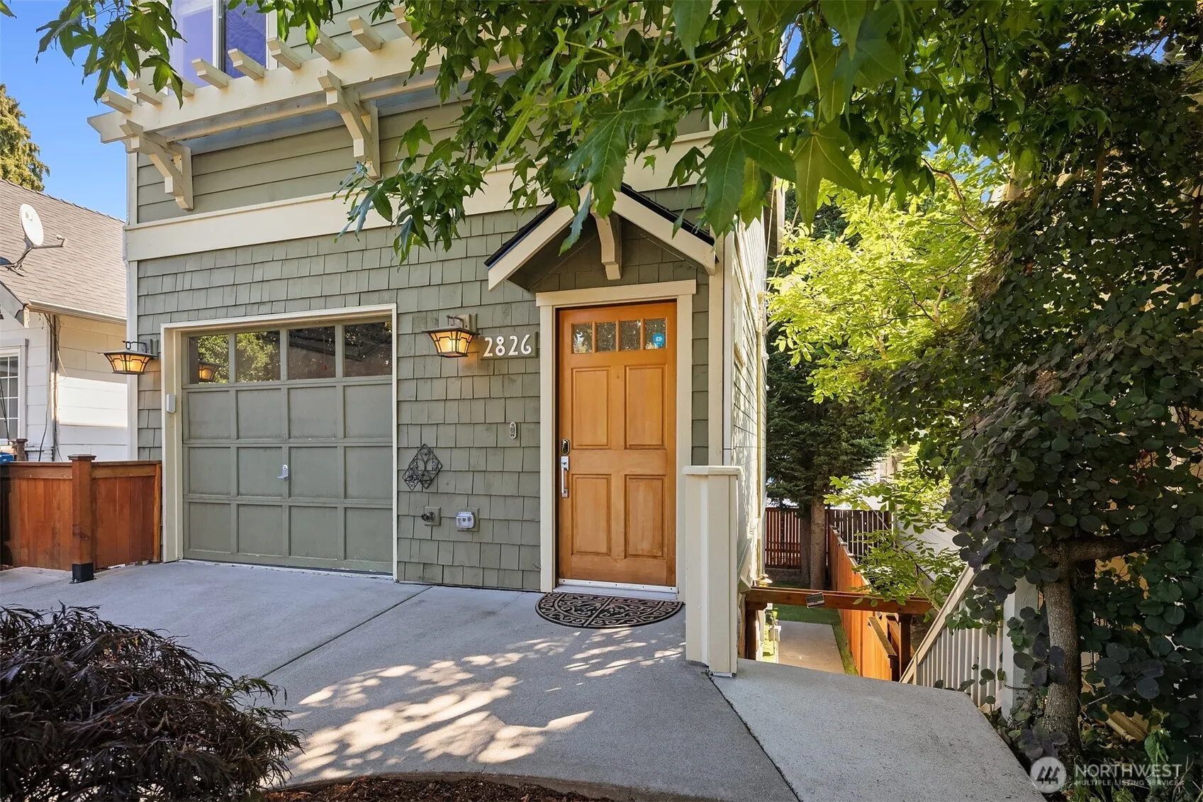 Property photo for 2826 21st Avenue W, Seattle photo 2