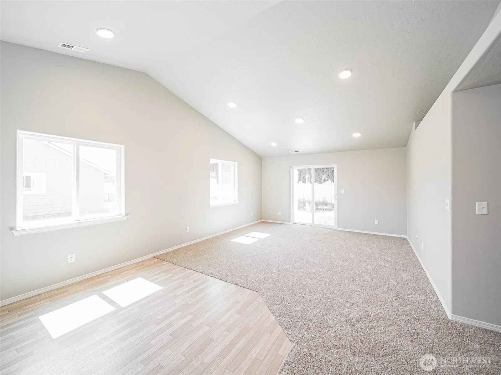 Property photo for 310 Saratoga Way, Moses Lake photo 5