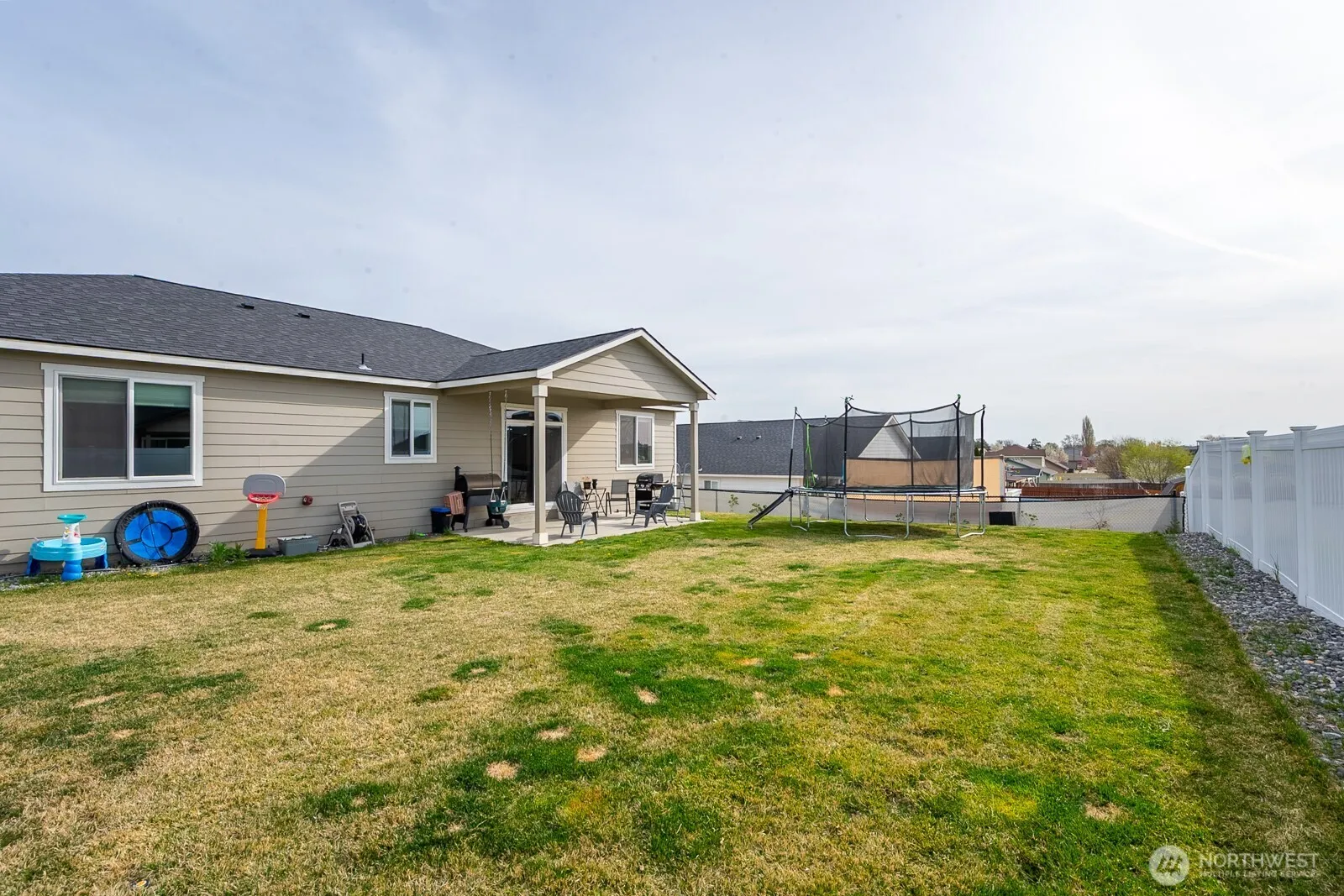 Property photo for 1329 W Bonneville Street, Moses Lake photo 5