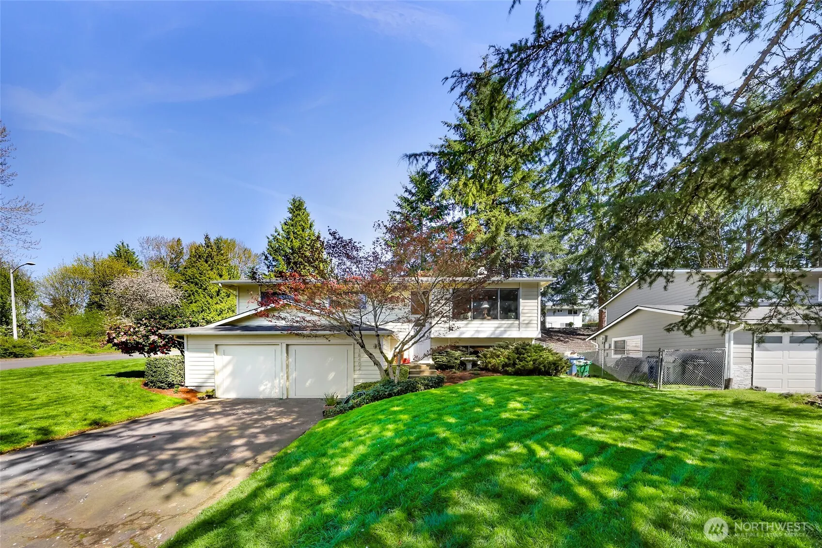 Property photo for 18402 127th Avenue Se, Renton photo 2