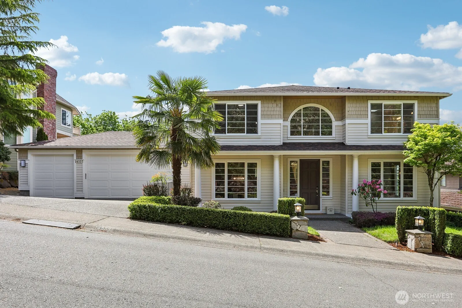 Property photo for 14555 Se 56th Street, Bellevue
