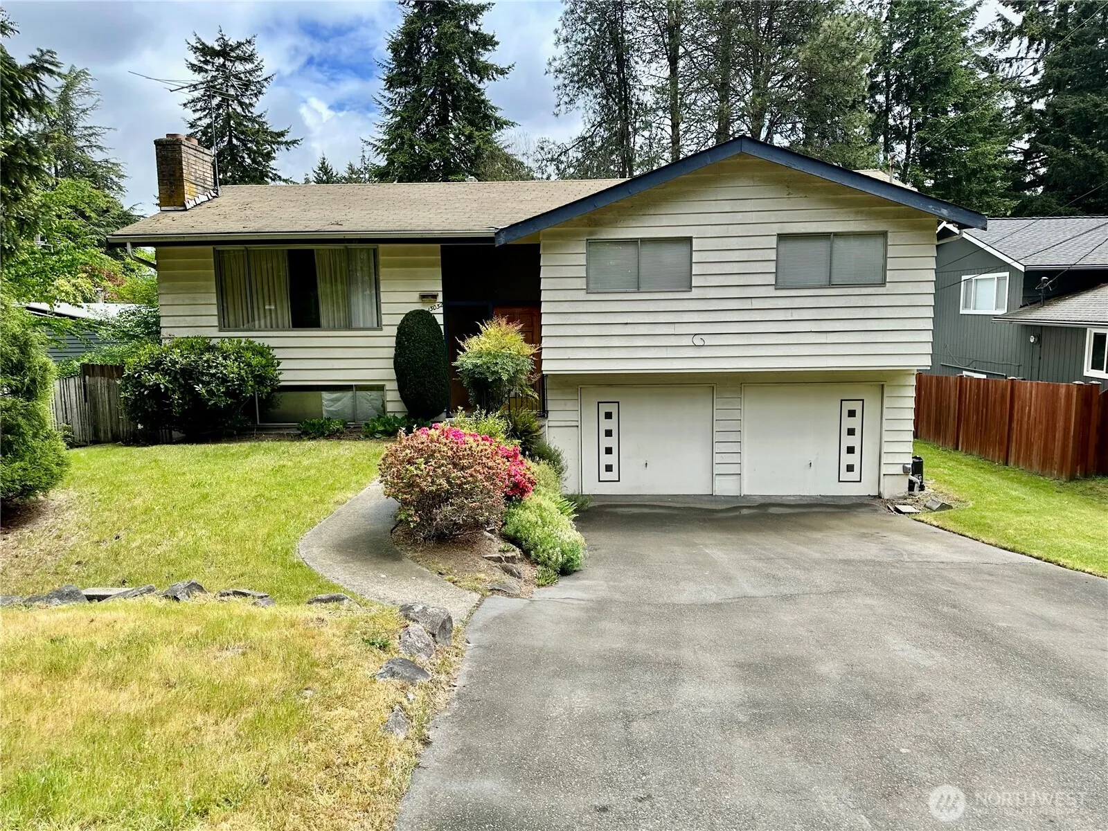 Property photo for 13032 27th Avenue Ne, Seattle