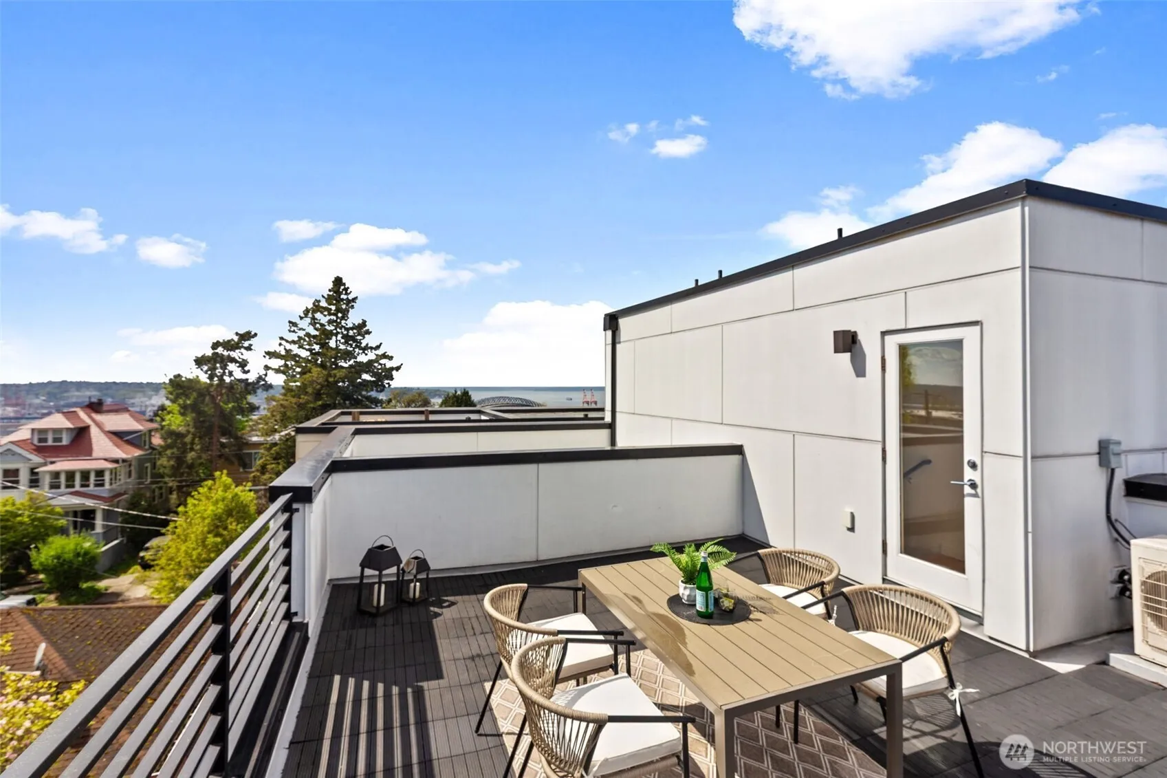 Property photo for 1530 13th Avenue S #e, Seattle