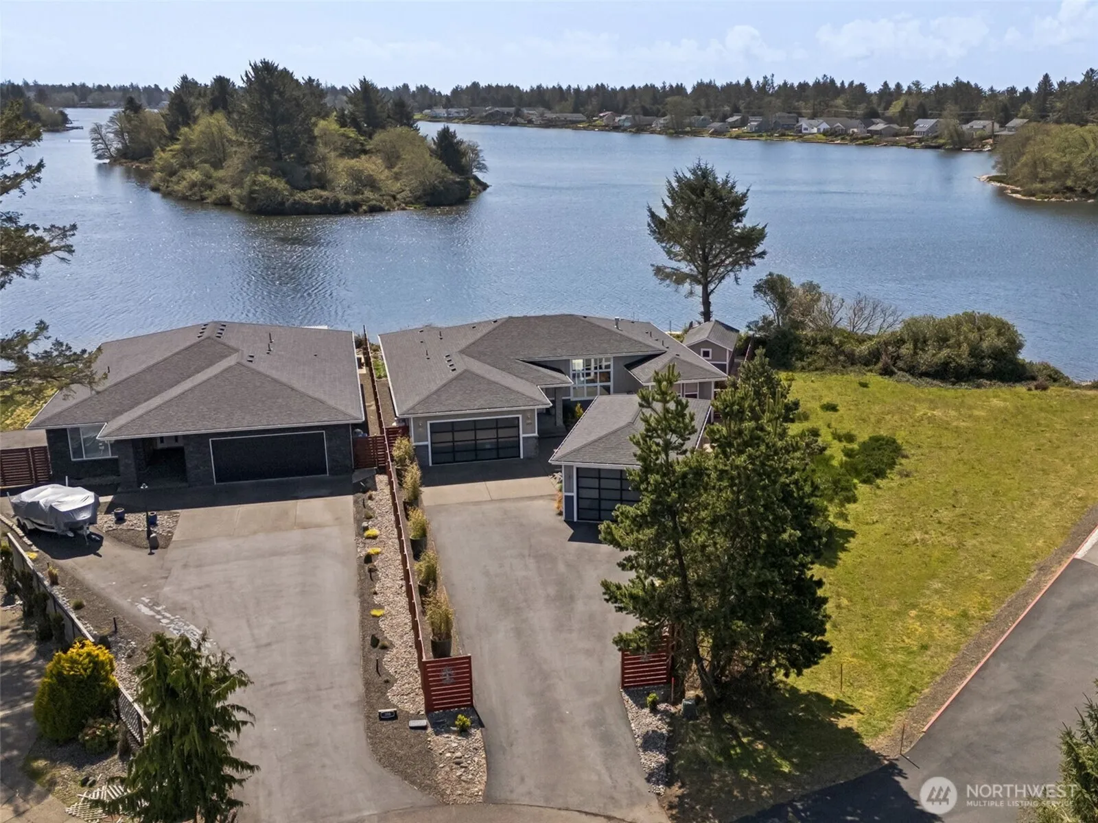 Property photo for 399 Eagle Nest Court Se, Ocean Shores photo 2