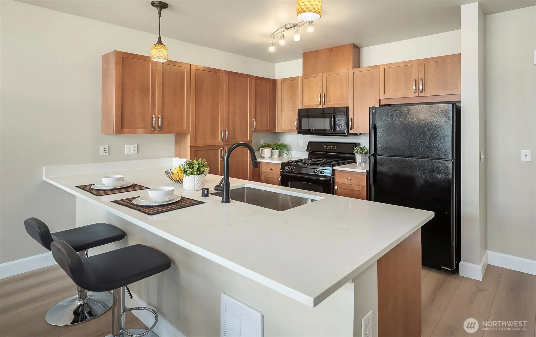 Property photo for 1840 25th Avenue Ne #412, Issaquah photo 3