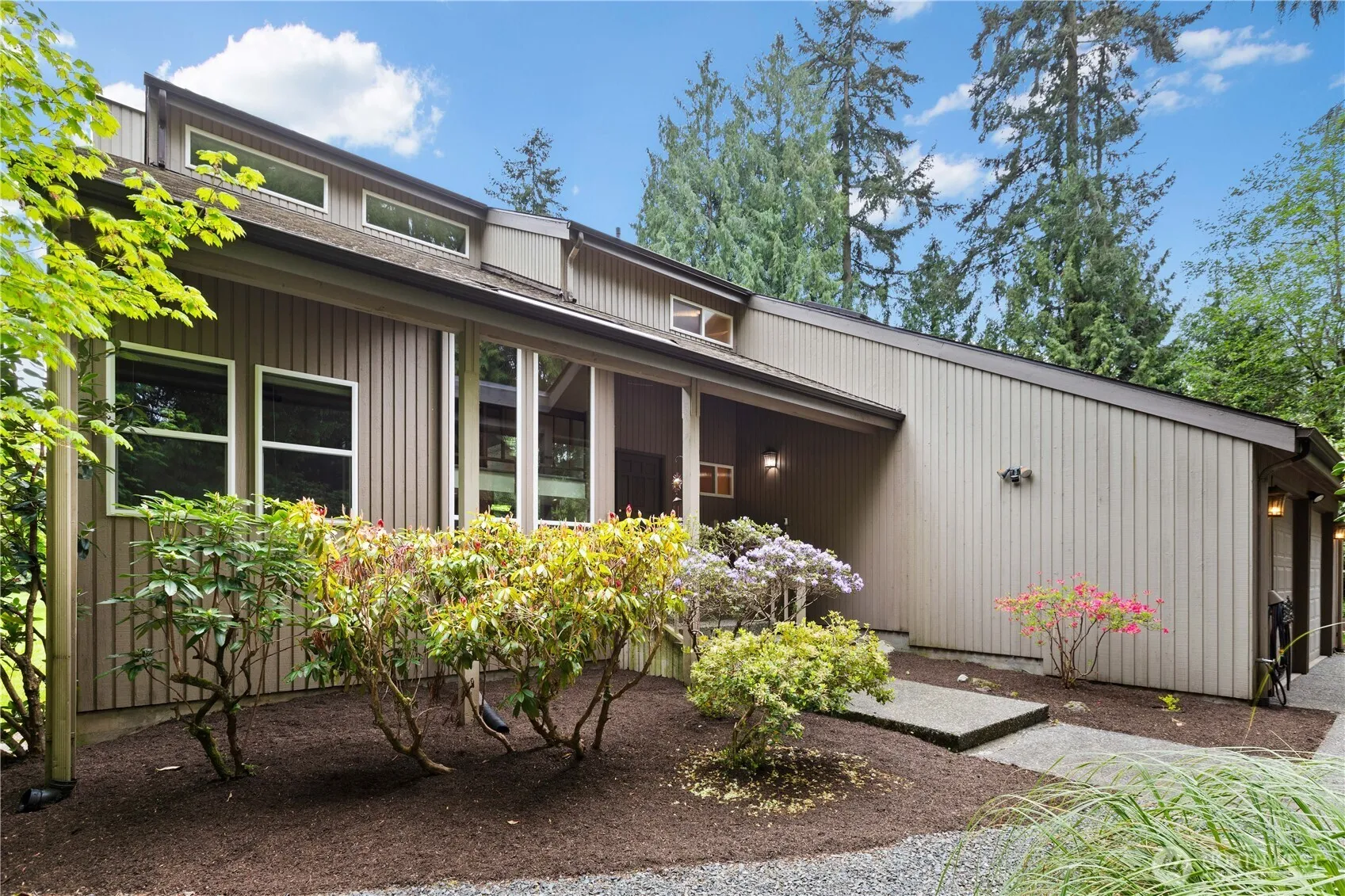 Property photo for 21521 47th Avenue Se, Bothell photo 2
