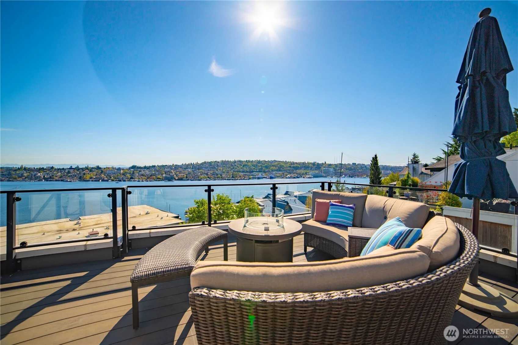 Property photo for 2437 8th Avenue N, Seattle