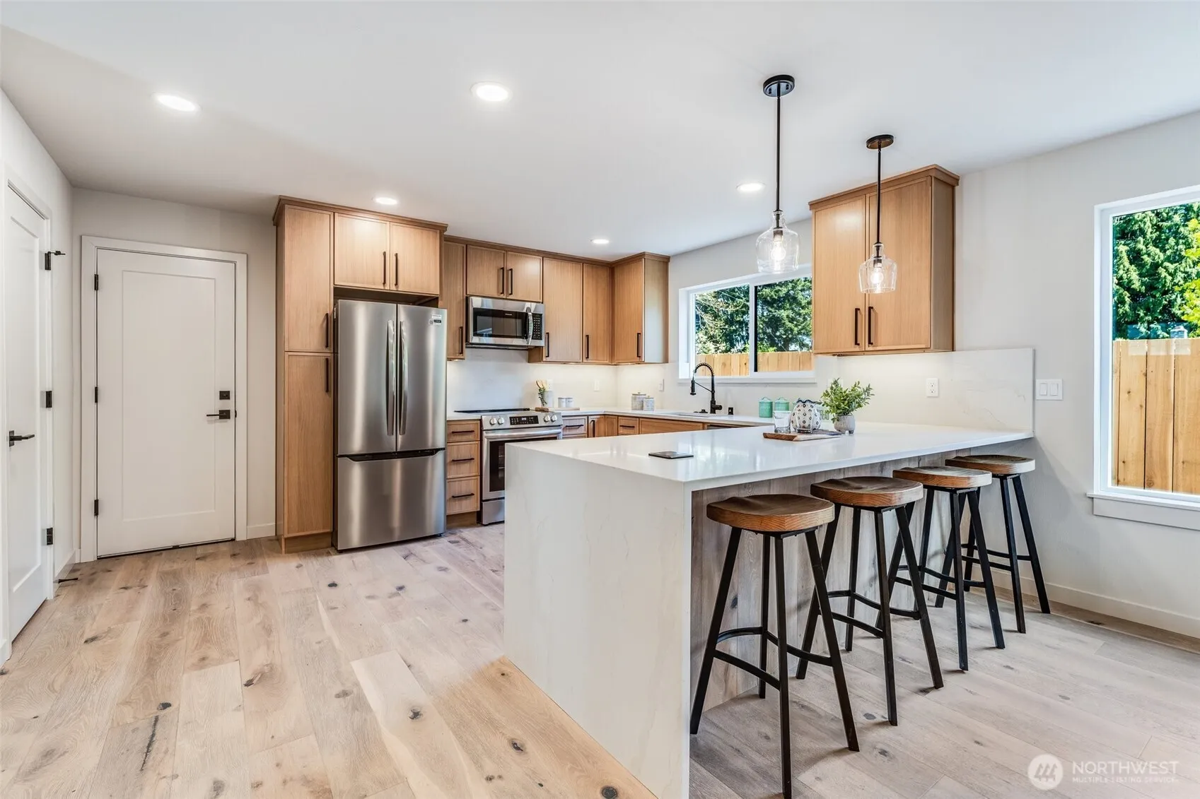 Property photo for 12522 2nd Avenue Ne, Seattle photo 4