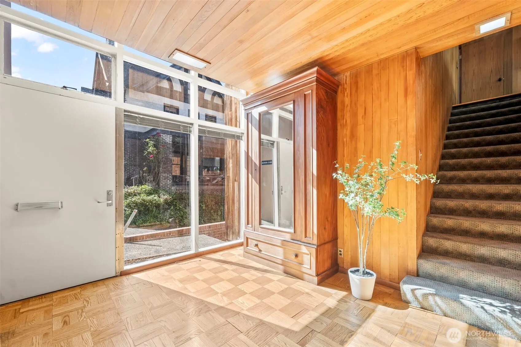 Property photo for 1353 E Boston Street, Seattle photo 3