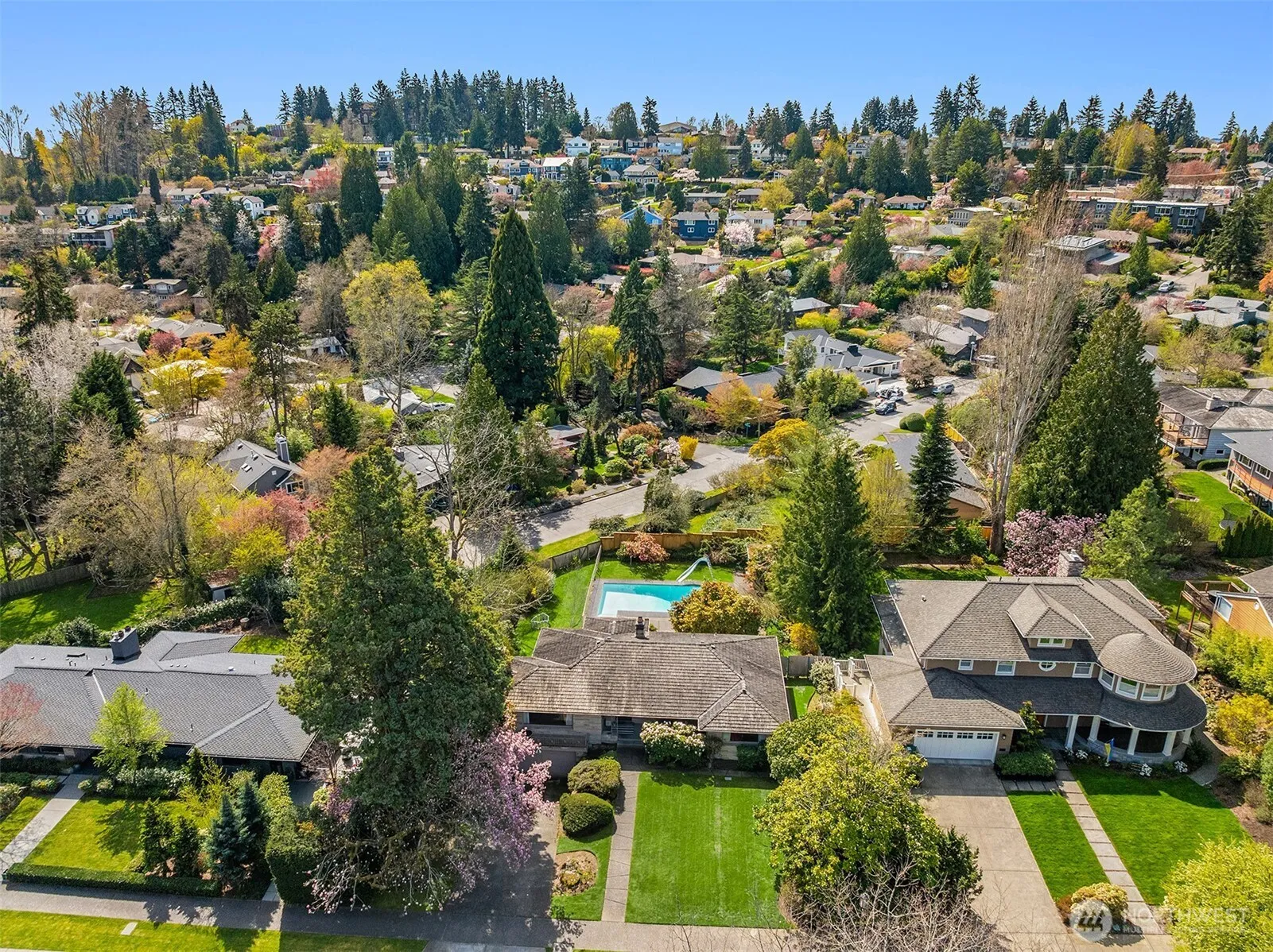 Property photo for 5429 Ne Windermere Road, Seattle photo 3