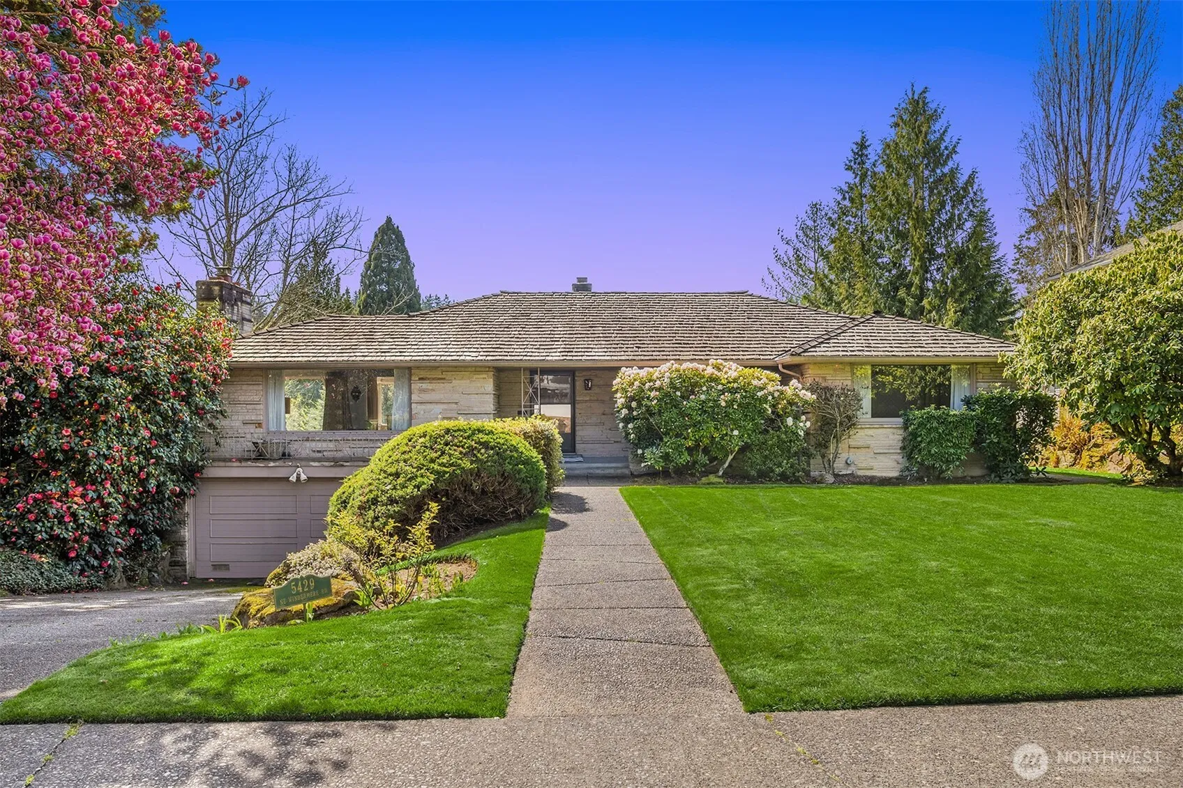 Property photo for 5429 Ne Windermere Road, Seattle