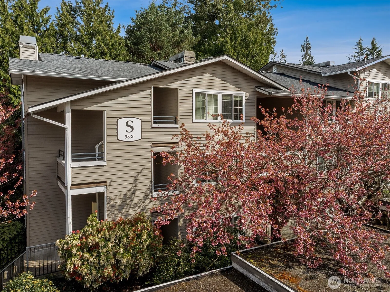 9830 Ne 122 Street #s302, Kirkland