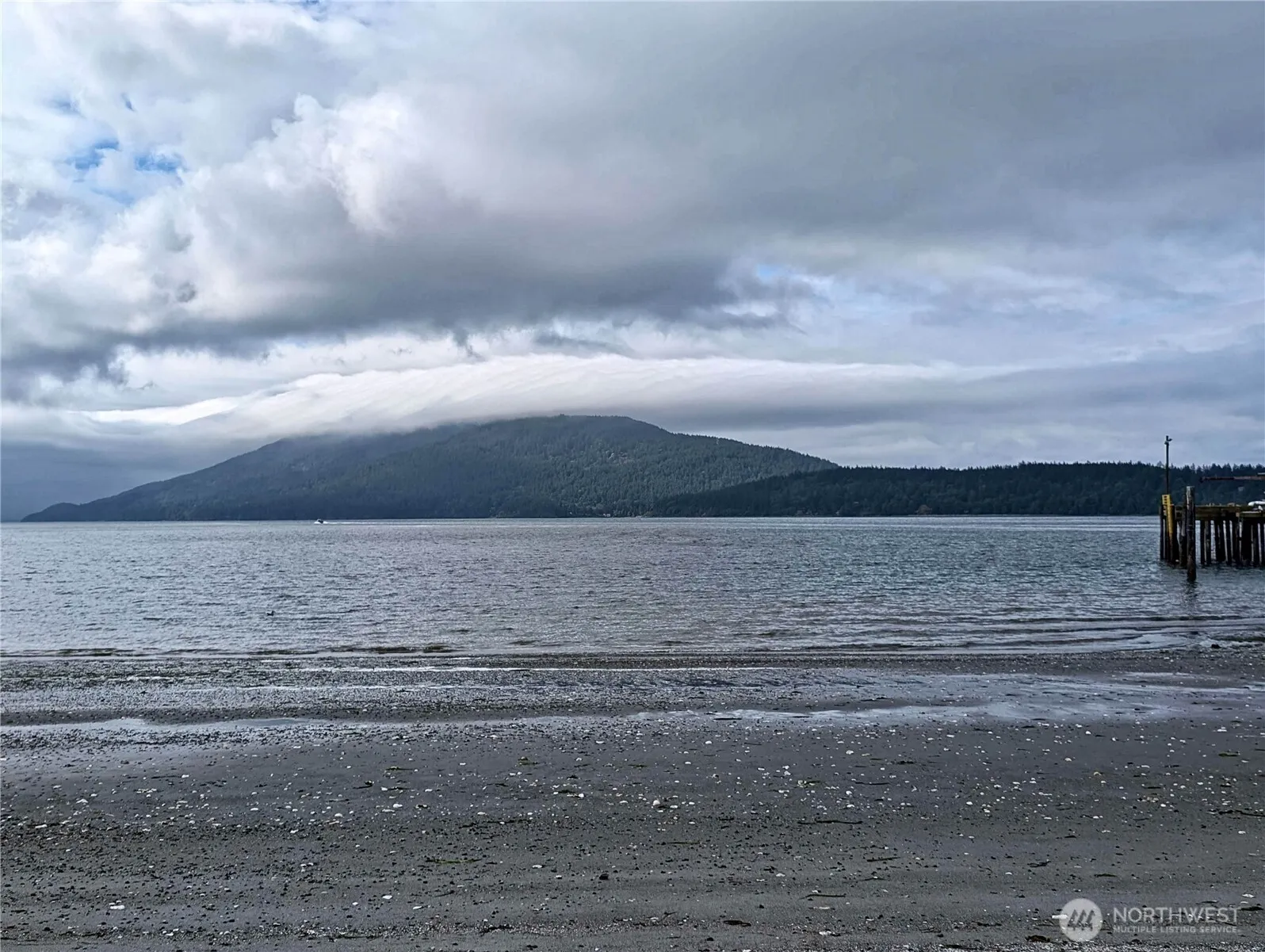 Property photo for 2565 Finkbonner Road, Bellingham photo 4