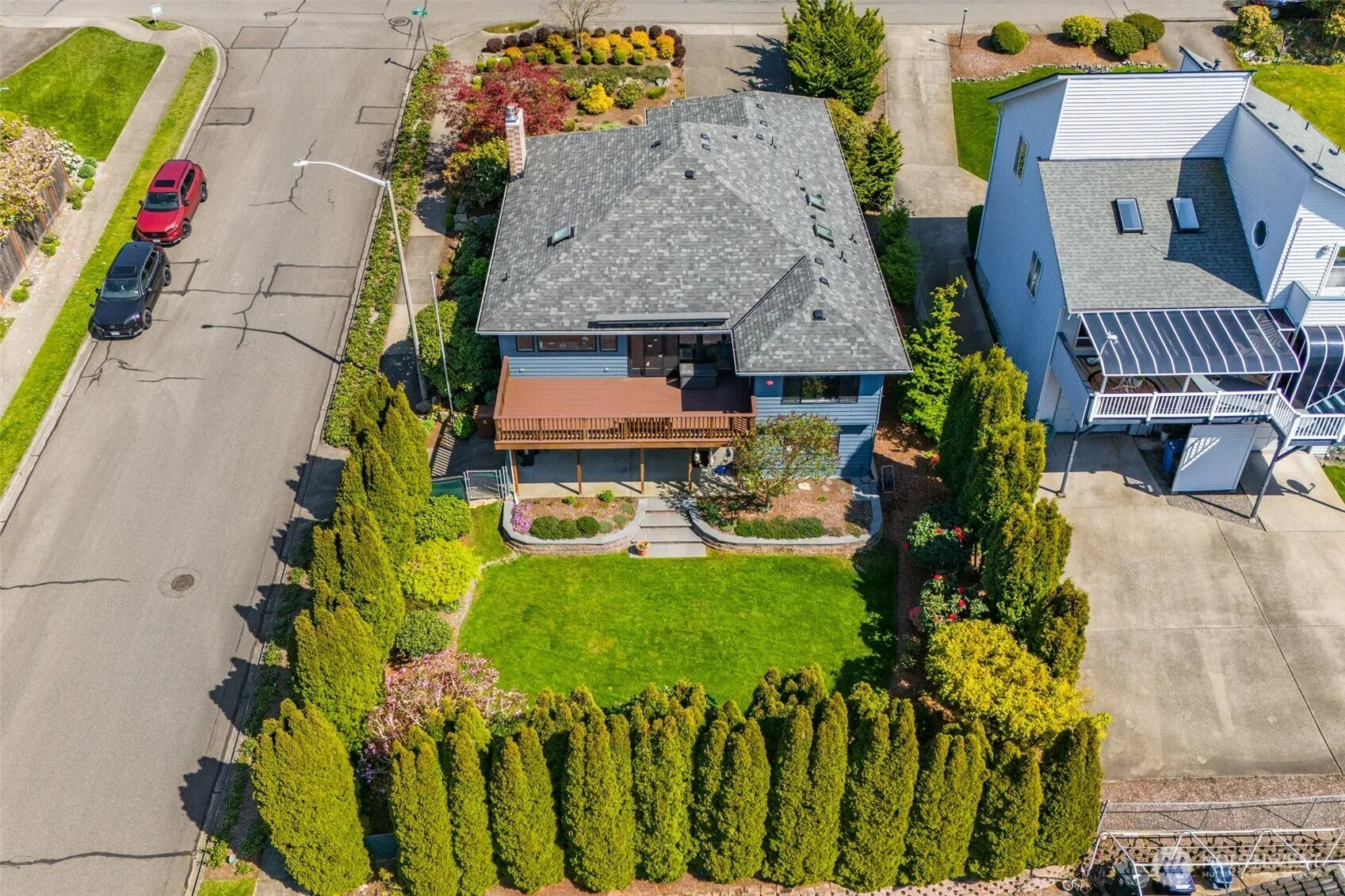 Property photo for 1402 S Sunset Drive, Tacoma photo 2