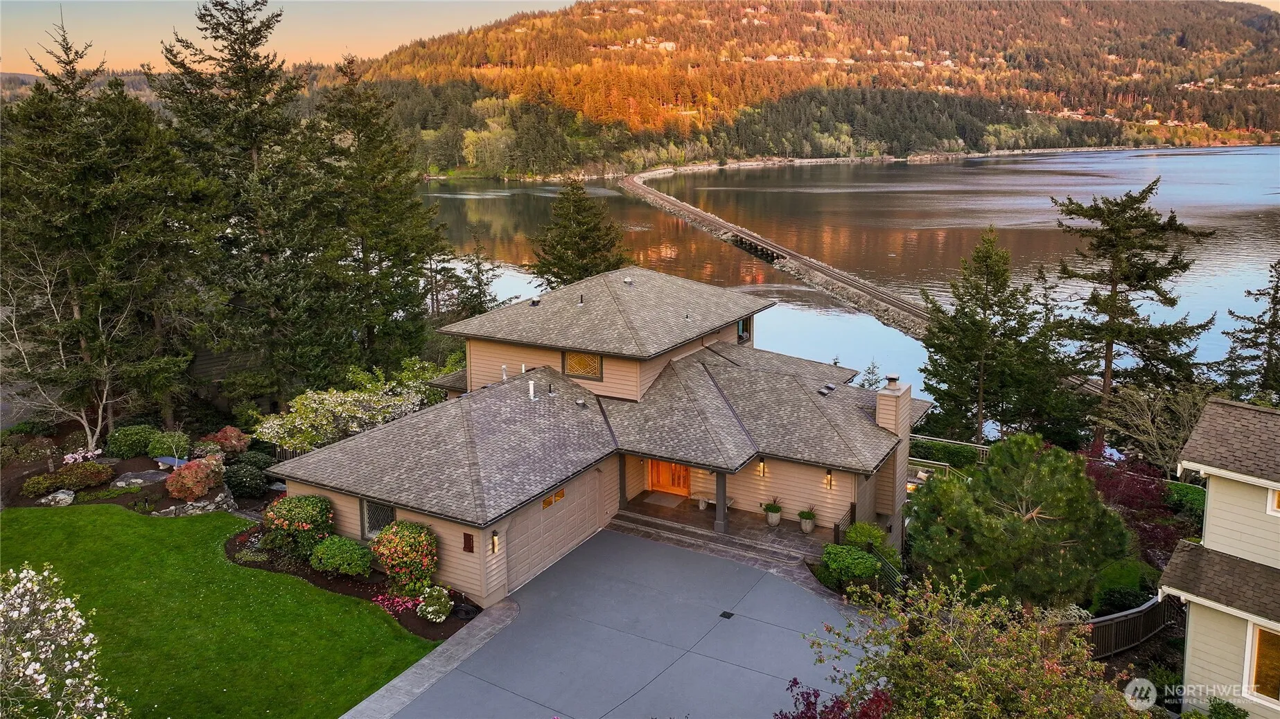 Property photo for 412 Arbutus Place, Bellingham