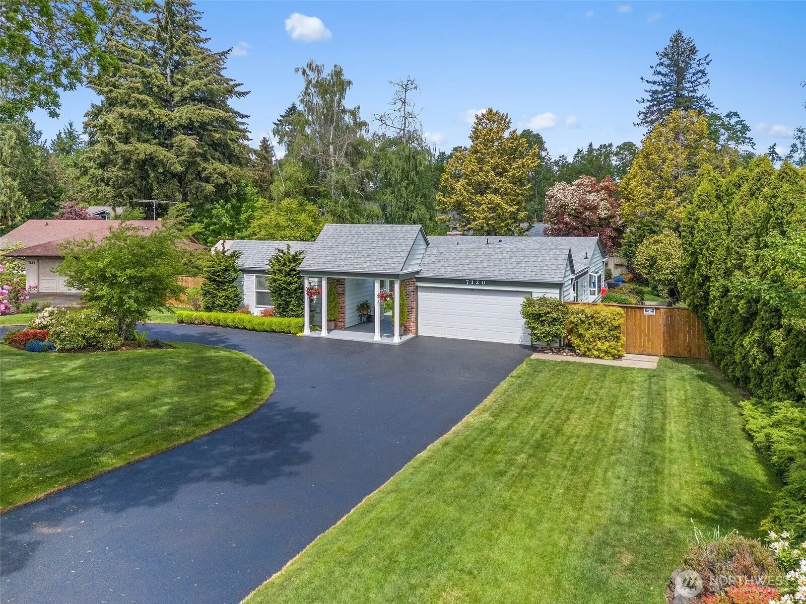 Property photo for 7120 Citrine Lane Sw, Lakewood photo 4
