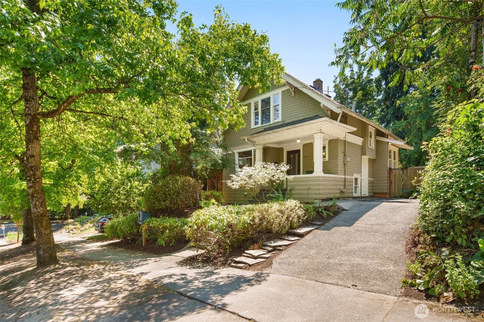 Property photo for 2415 E Spring Street, Seattle photo 2