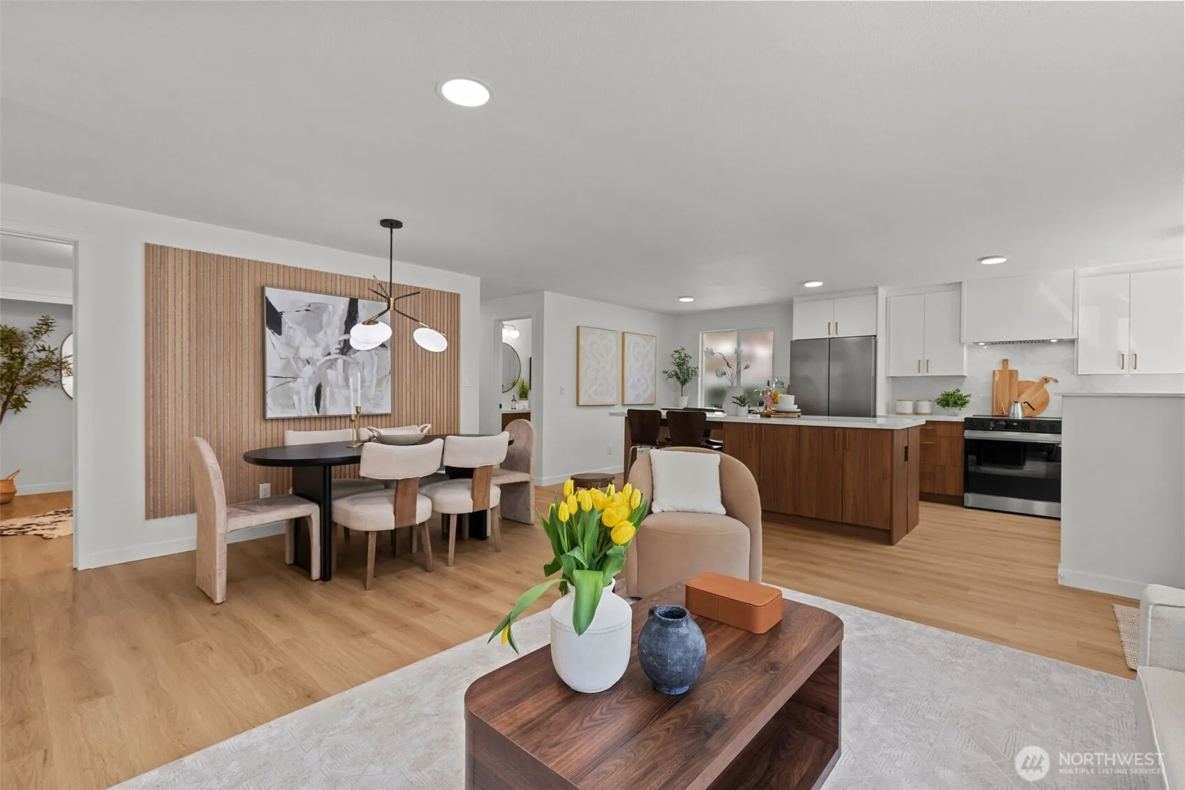 Property photo for 6913 25th Avenue Sw, Seattle photo 3