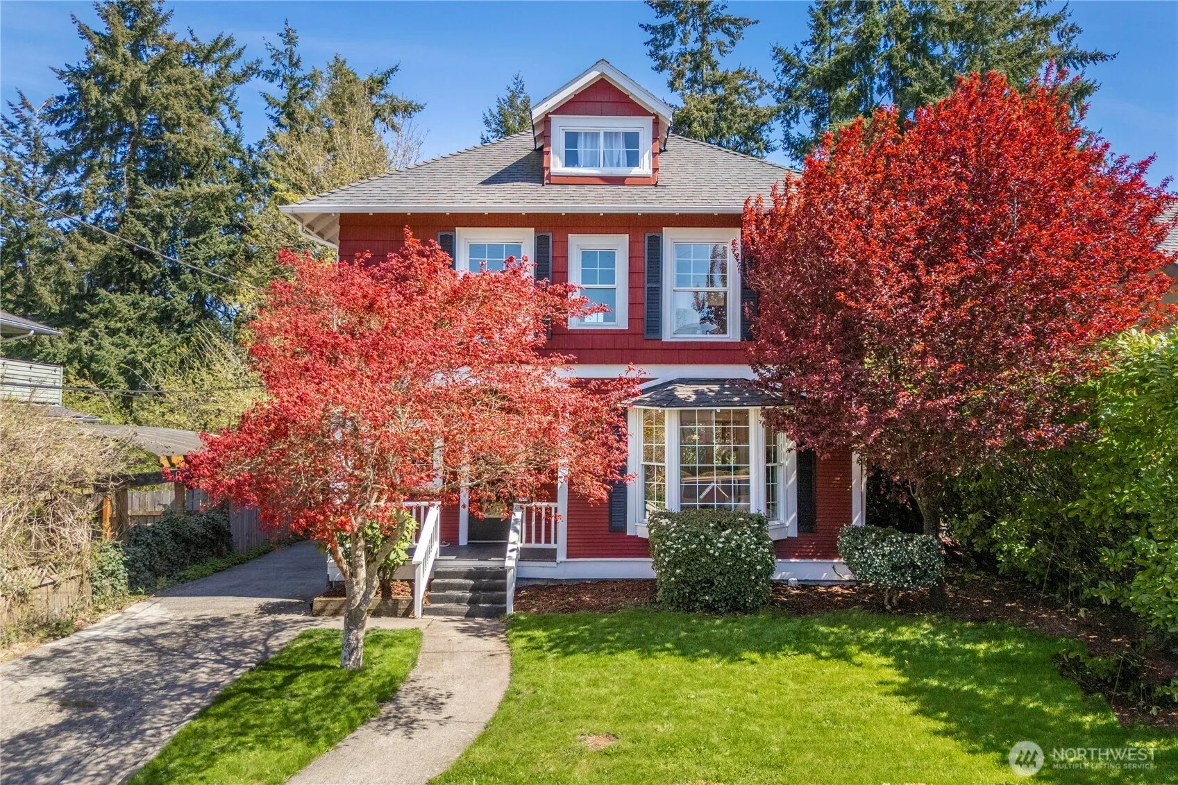 Property photo for 2640 Walnut Avenue Sw, Seattle