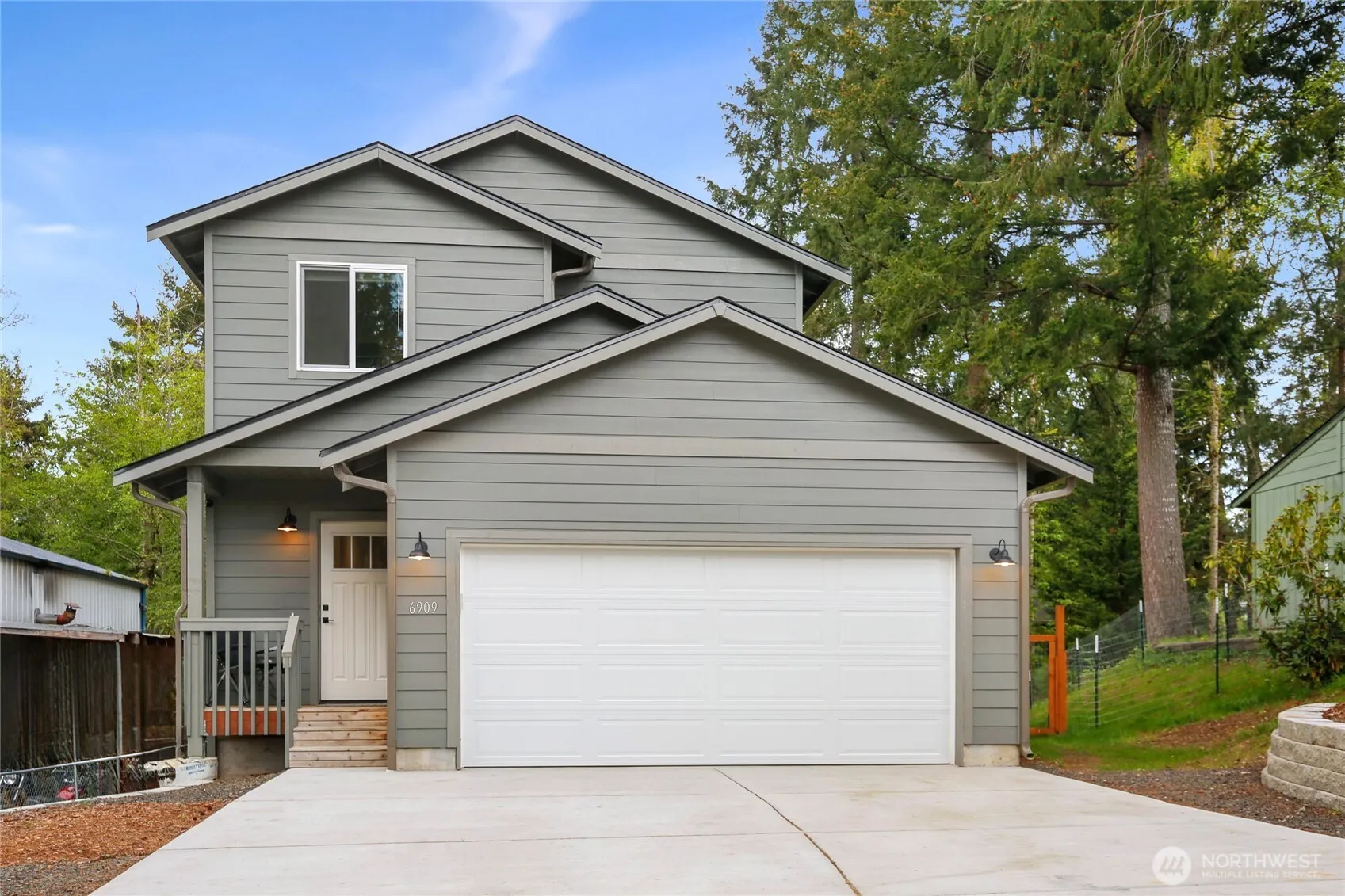 Property photo for 6909 Se Cleveland Avenue, Port Orchard