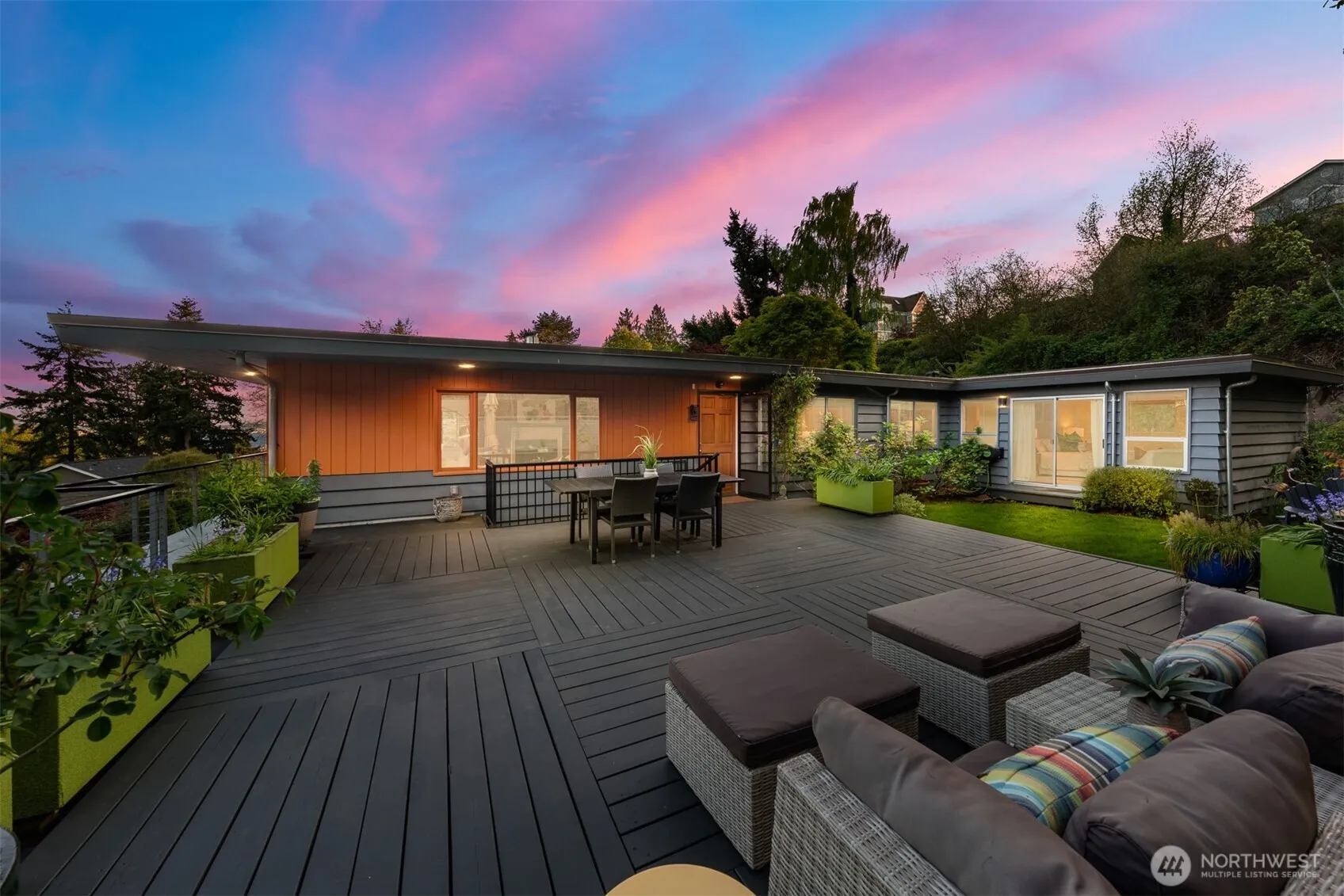 Property photo for 2947 25th Avenue W, Seattle