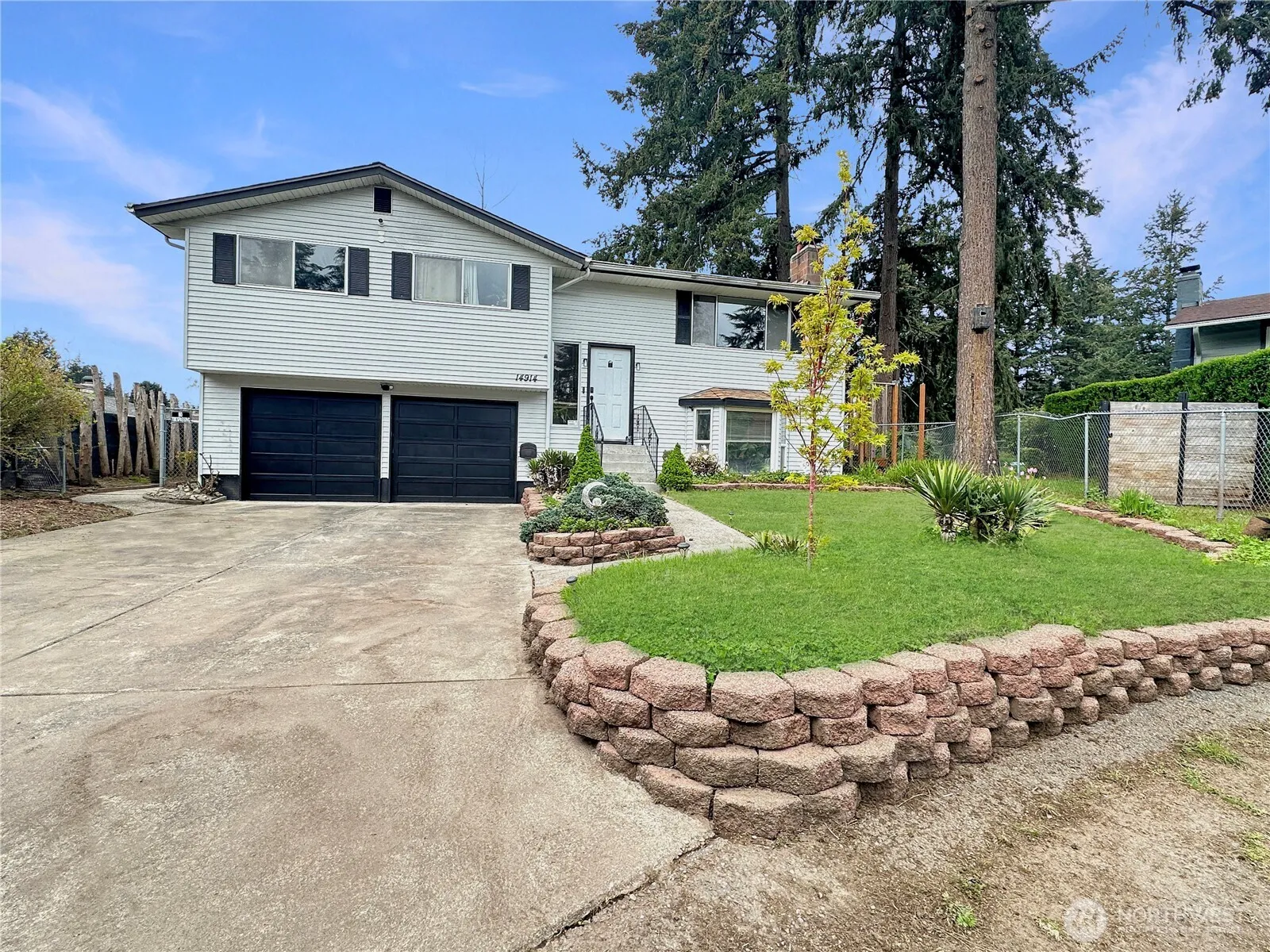 Property photo for 14914 20th Avenue E, Parkland