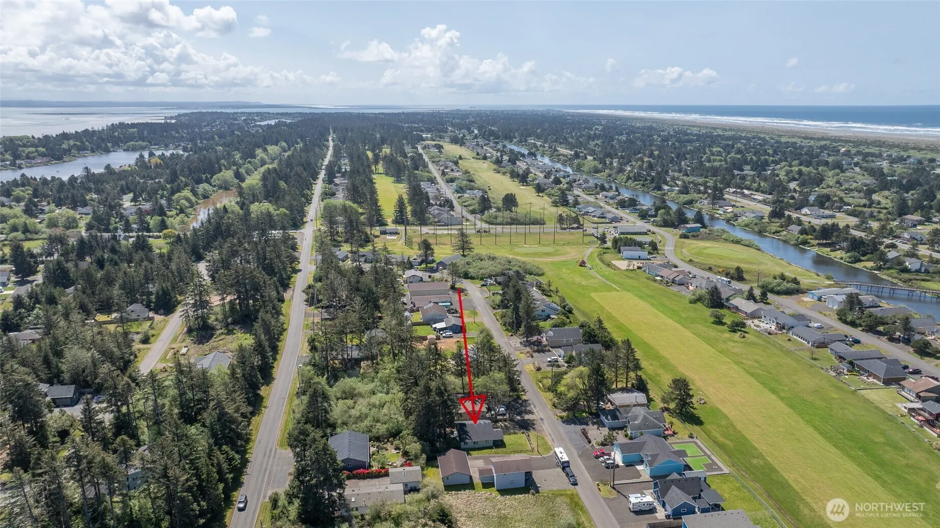 Property photo for 557 Puffin Avenue Ne, Ocean Shores photo 3