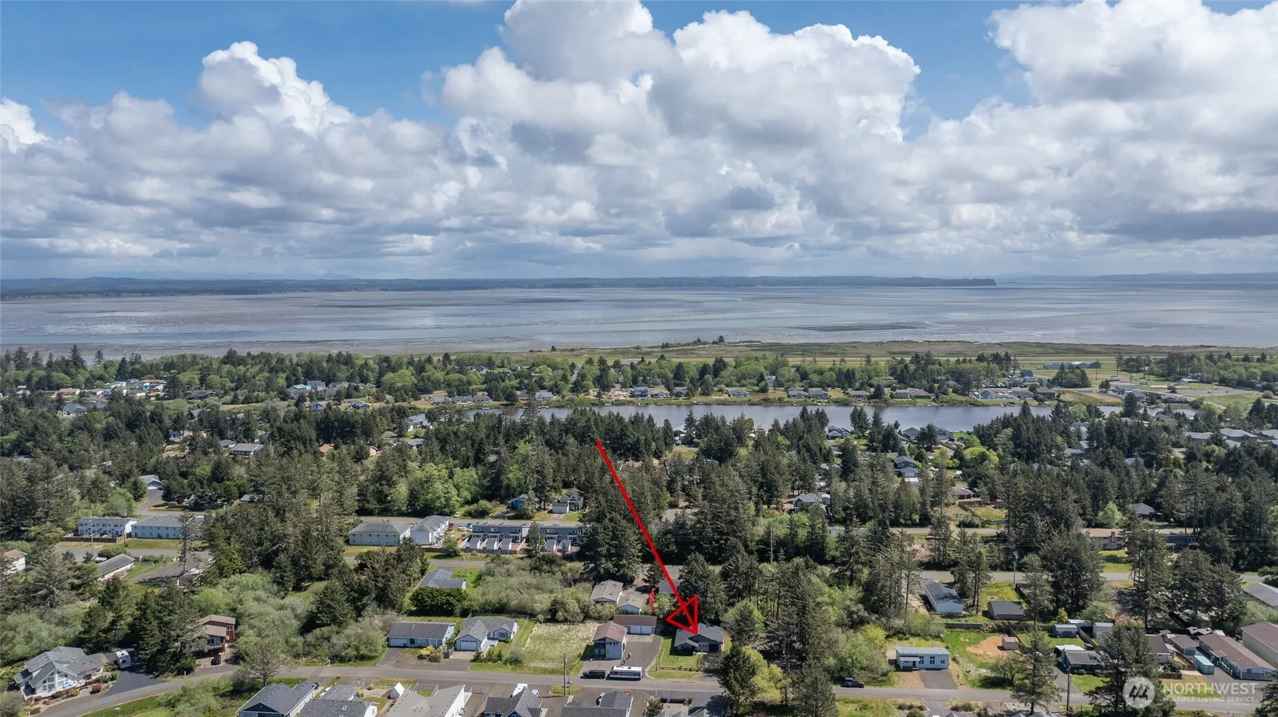 Property photo for 557 Puffin Avenue Ne, Ocean Shores photo 2