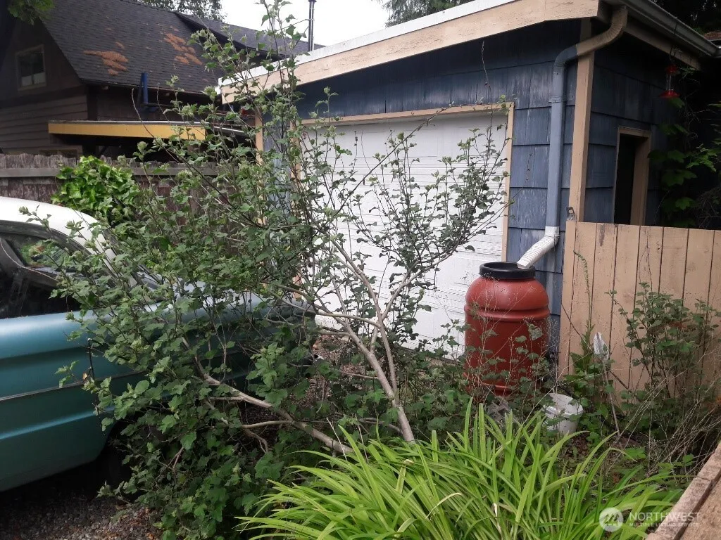 4052 Burton Place W, Seattle