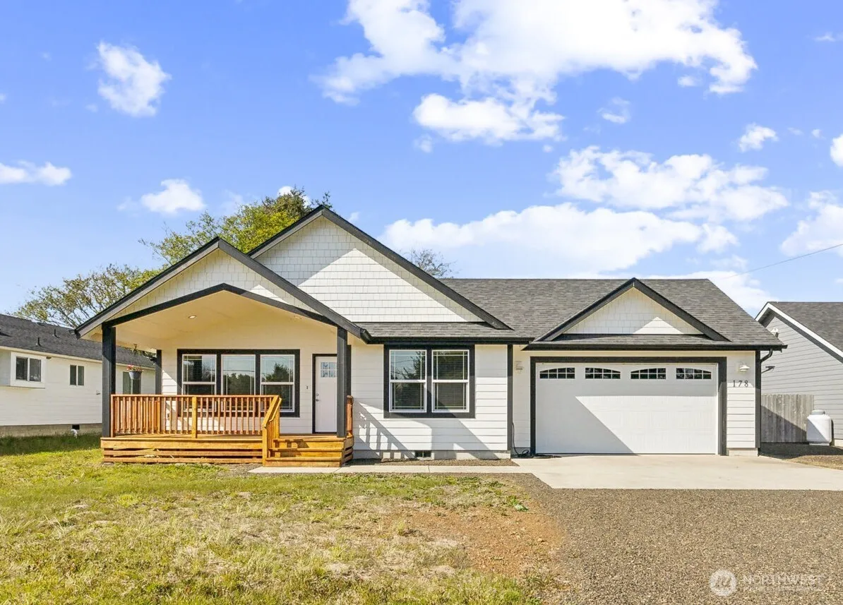 Property photo for 178 Pacific Boulevard Nw, Ocean Shores