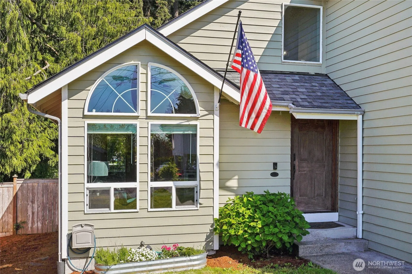 Property photo for 1911 Crystal Springs Road W, Tacoma photo 2