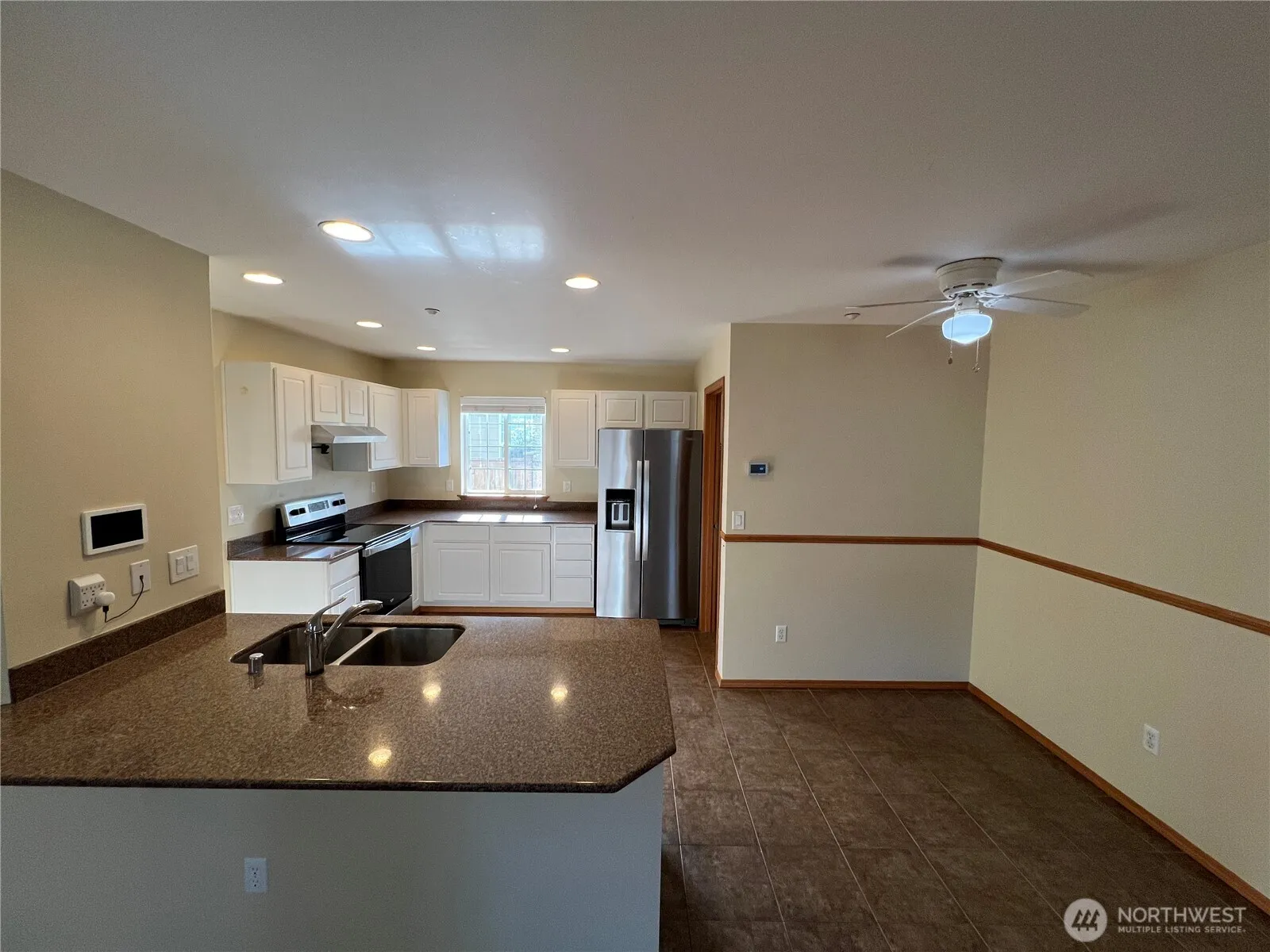 Property photo for 2285 Mcdonald Avenue, Dupont photo 3