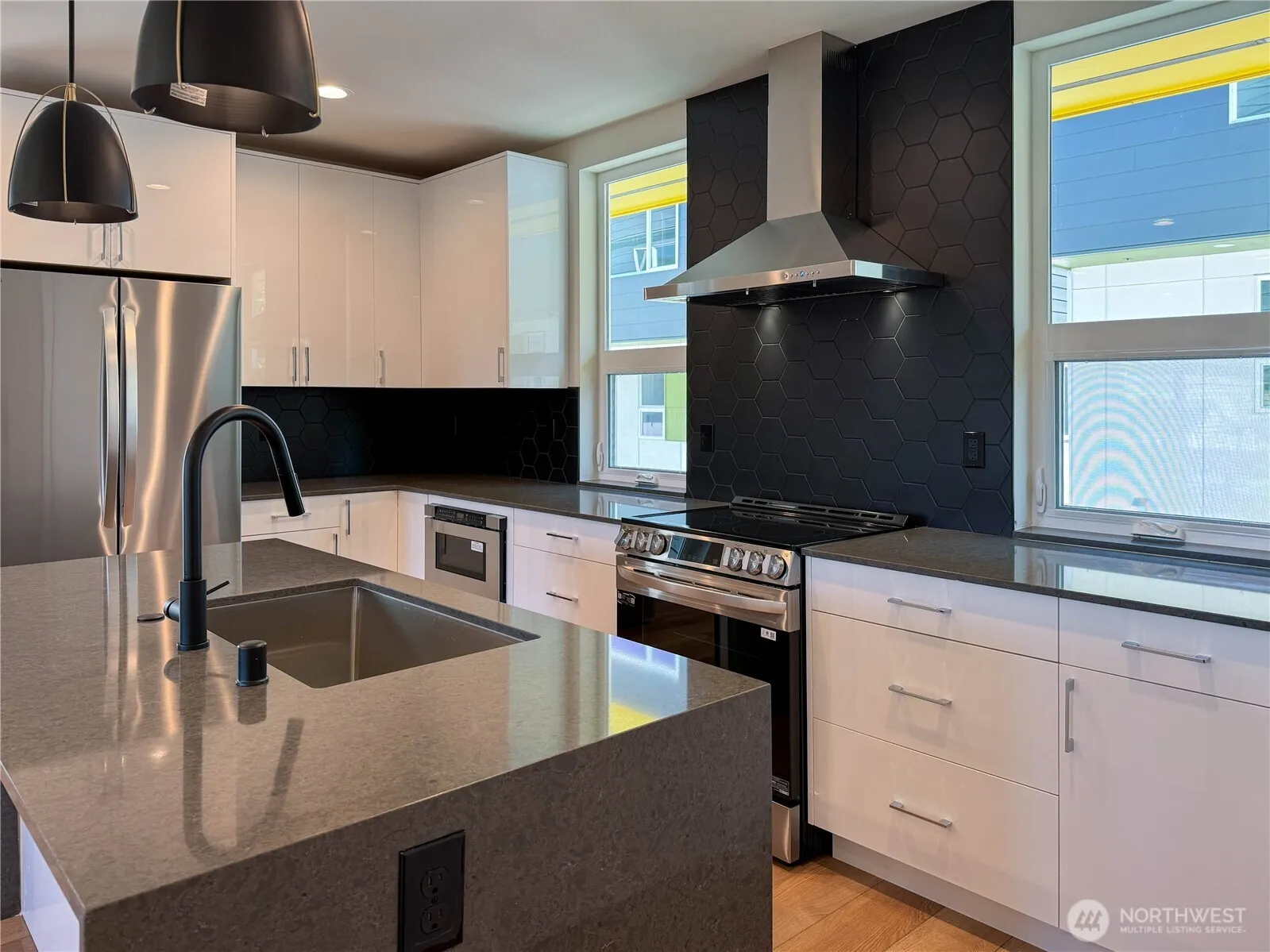 Property photo for 6909 42nd Avenue S #b, Seattle photo 2