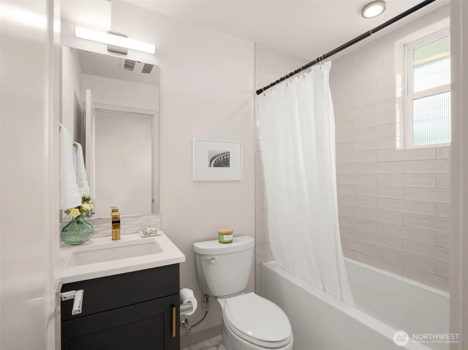 Property photo for 2116 9th Avenue W #a, Seattle photo 5