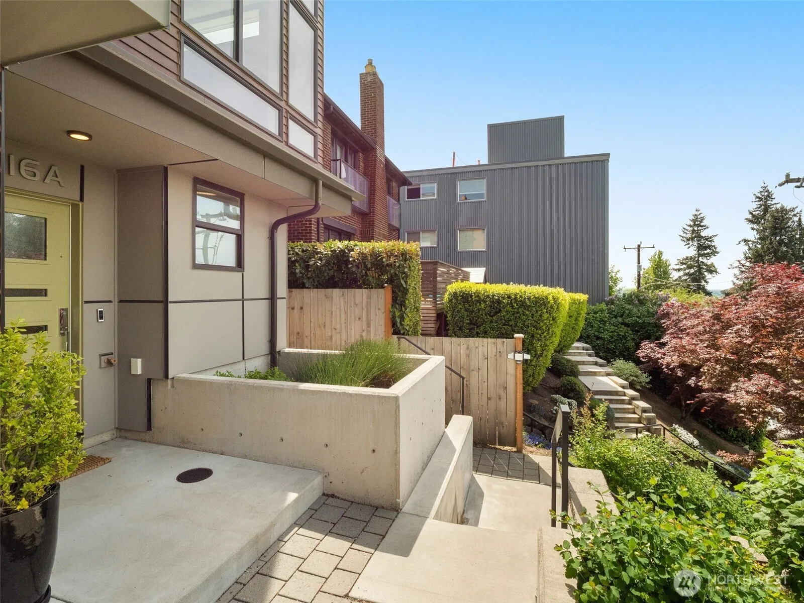 Property photo for 2116 9th Avenue W #a, Seattle photo 4