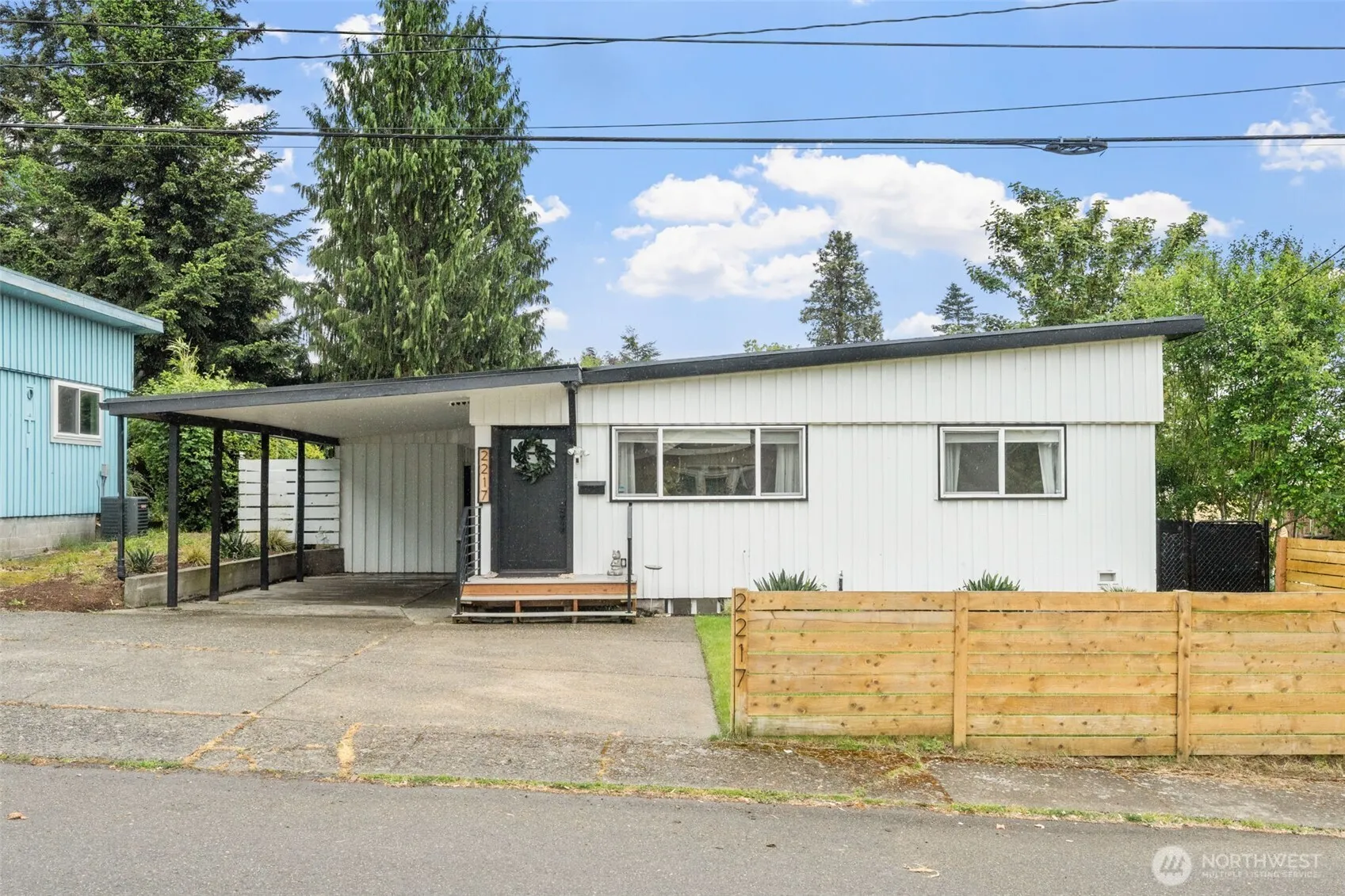 Property photo for 2217 Ne 9th Street, Renton photo 3