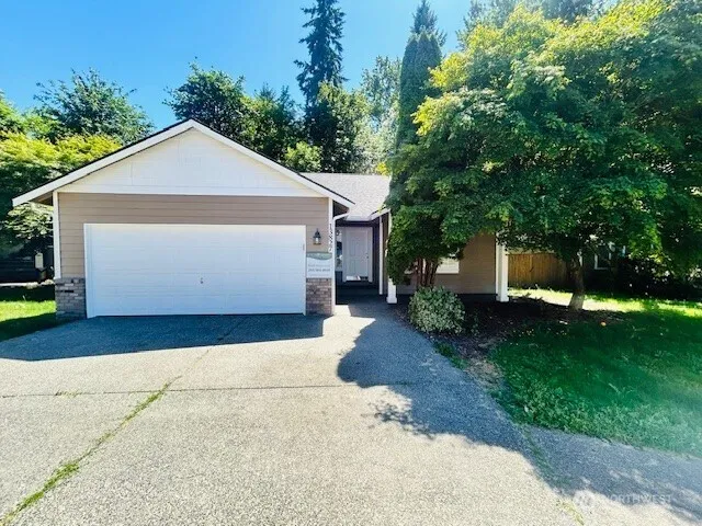 Property photo for 13827 93rd Avenue E, Puyallup