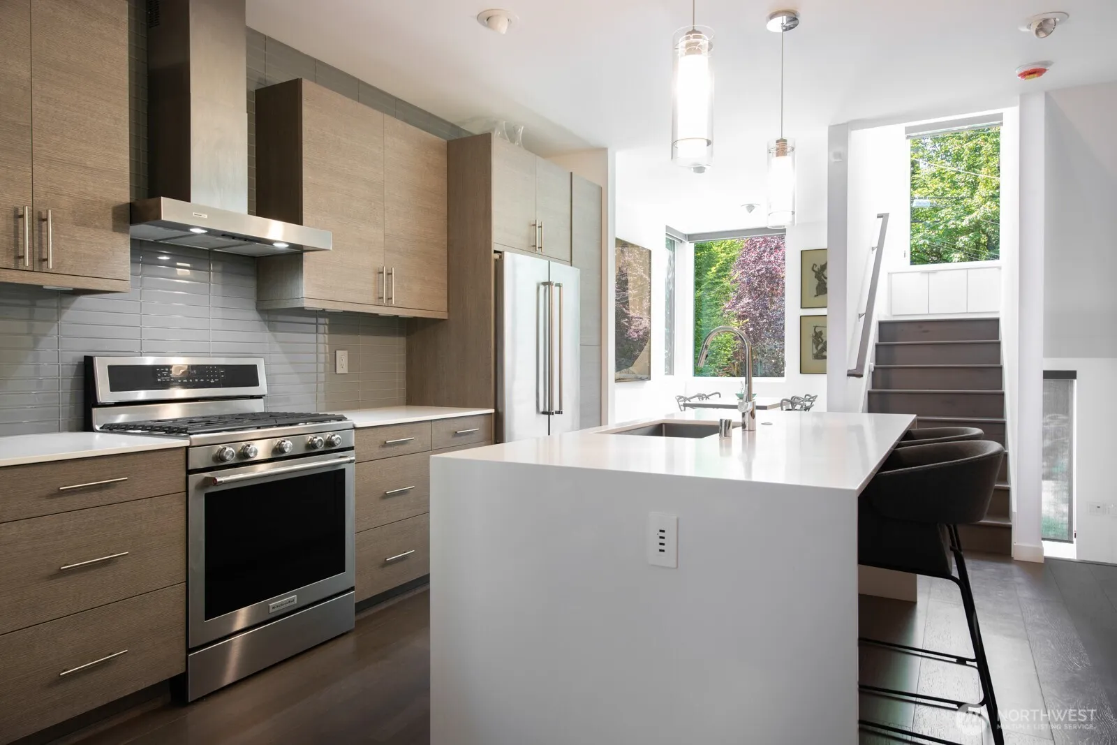 Property photo for 214 25th Avenue E #a, Seattle photo 2