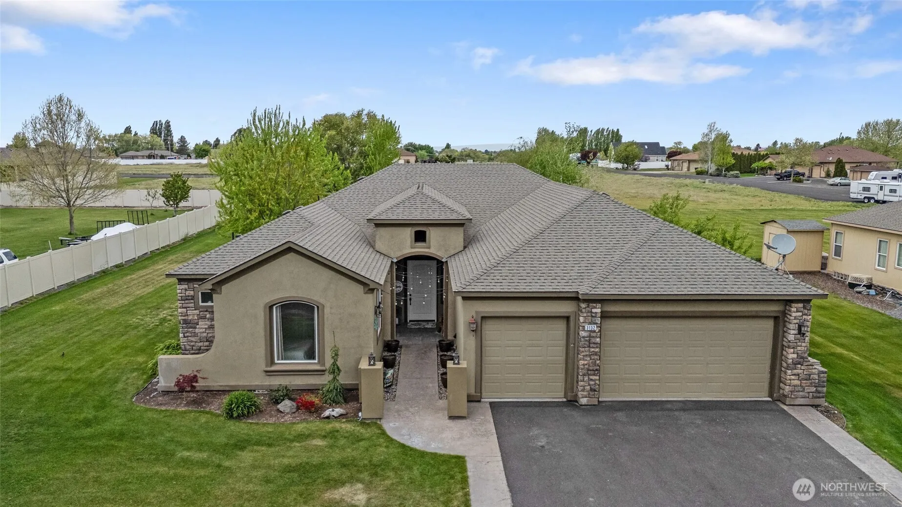 Property photo for 3132 H Road Ne, Moses Lake
