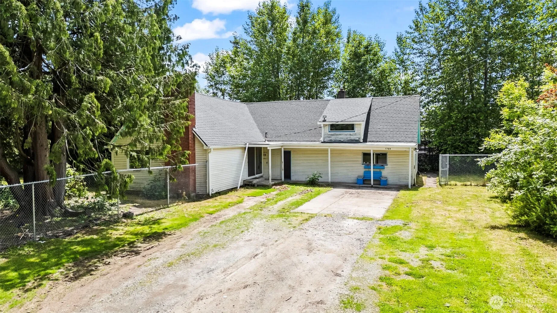 Property photo for 1720 80th Street E, Tacoma photo 2
