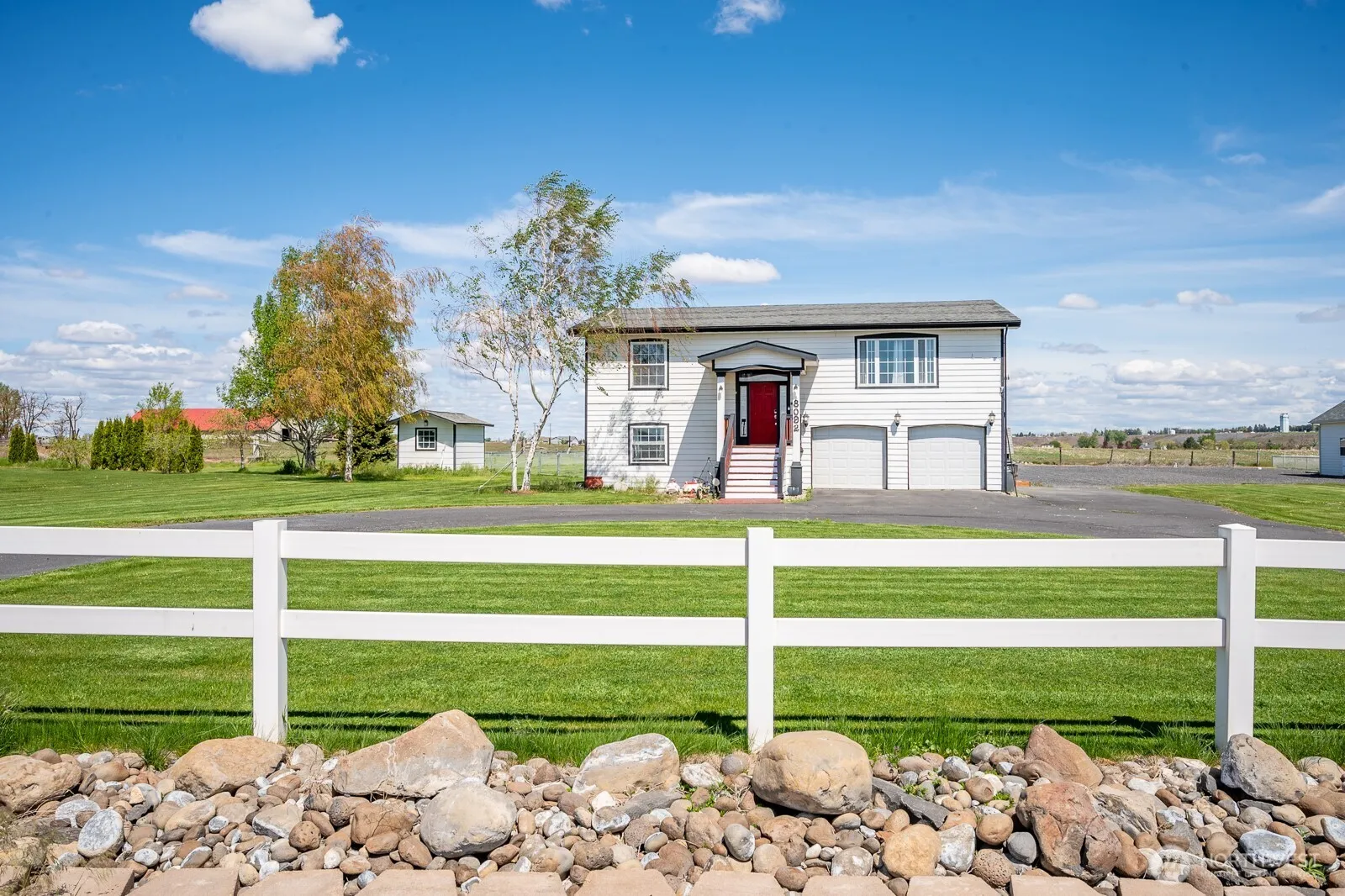 Property photo for 8092 Road 2.4 Ne, Moses Lake