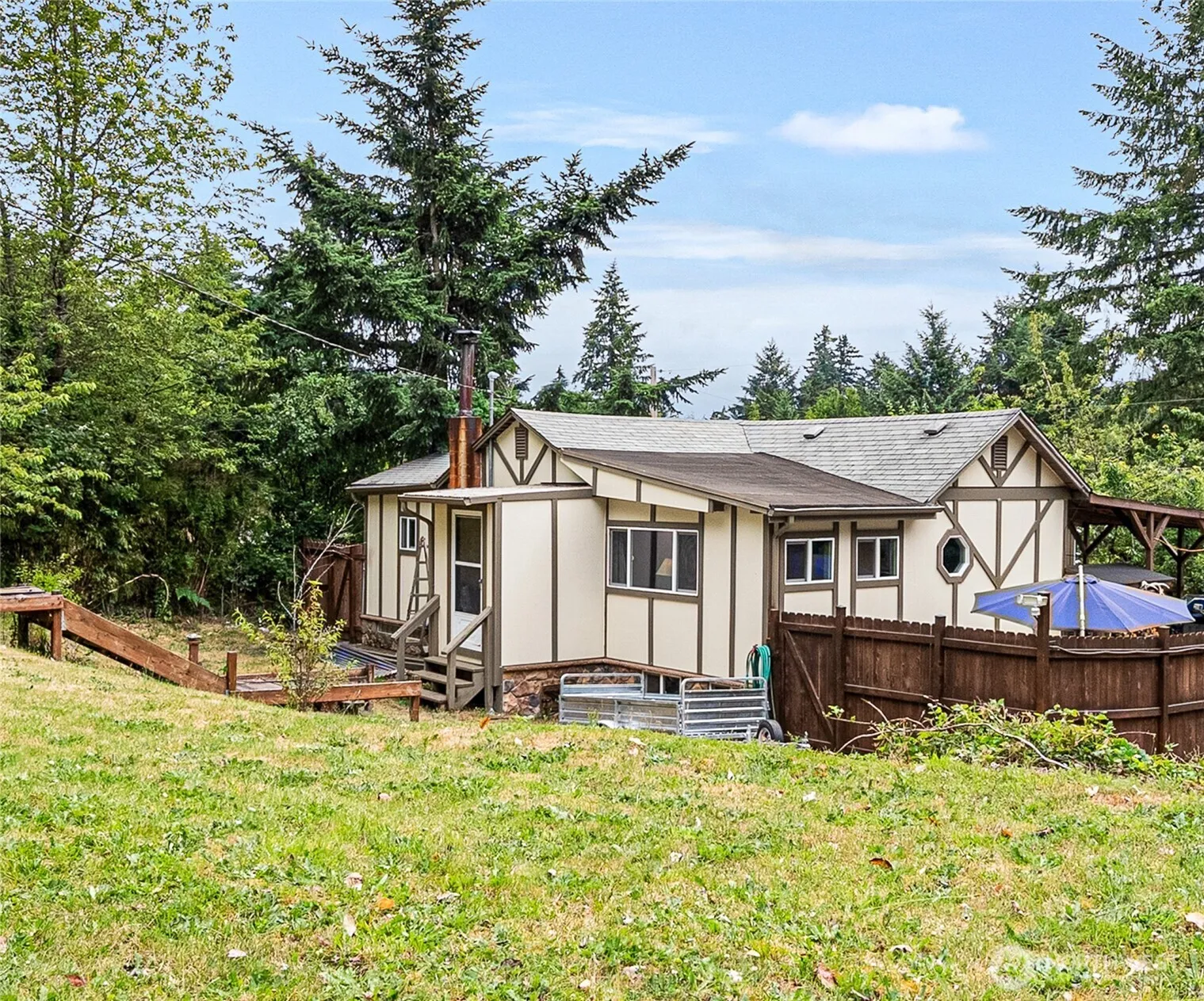 Property photo for 4403 Perry Avenue Ne, Bremerton