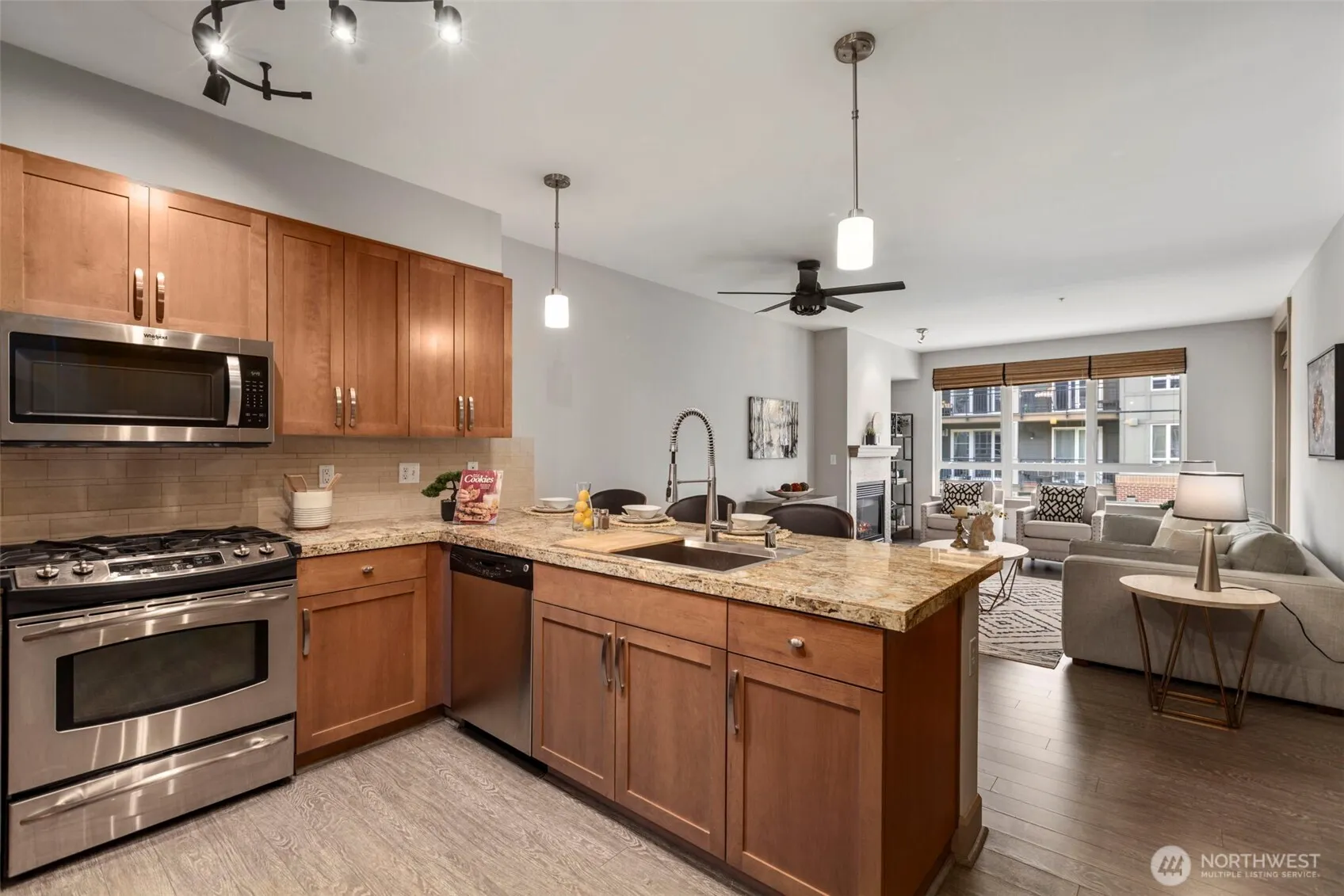 Property photo for 1840 25th Avenue Ne #308, Issaquah photo 2