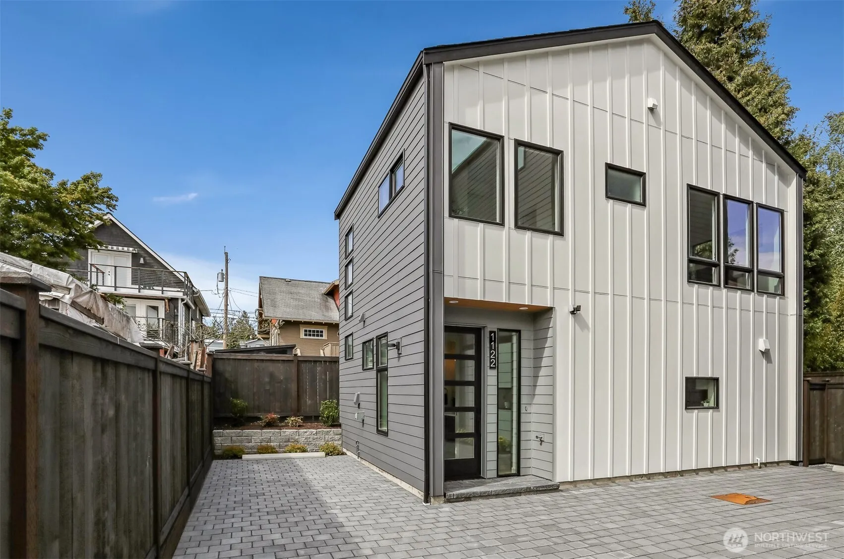 Property photo for 1122 Nw 61st Street, Seattle