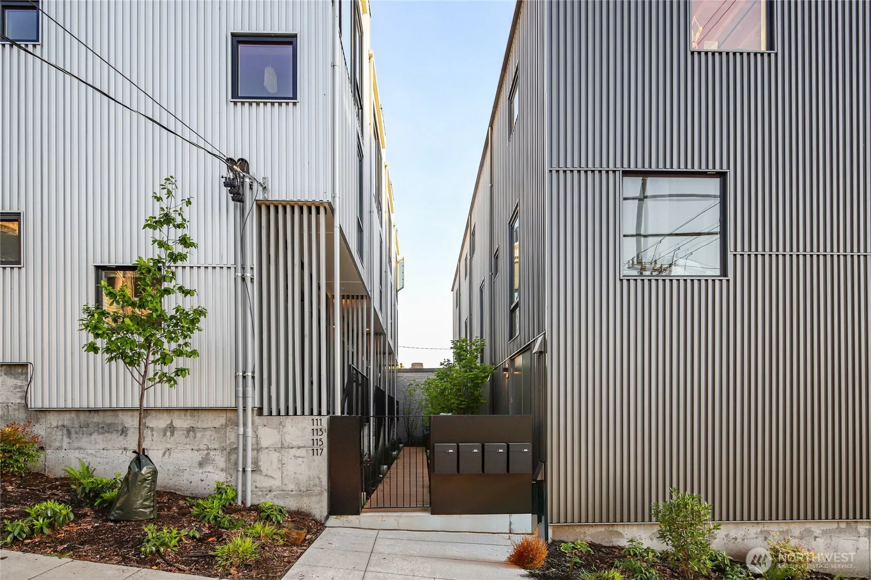 Property photo for 115 E Allison Street, Seattle photo 3