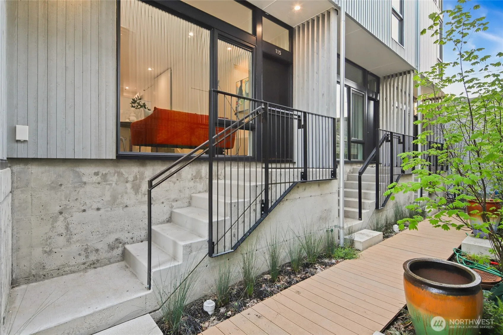 Property photo for 115 E Allison Street, Seattle photo 2