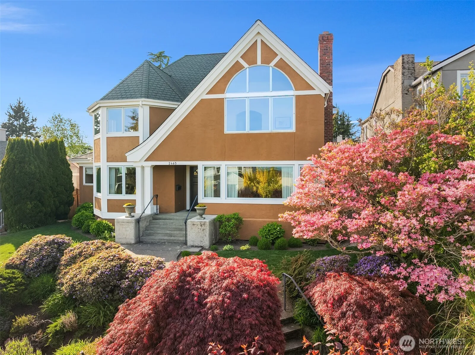 2465 Crestmont Place W, Seattle