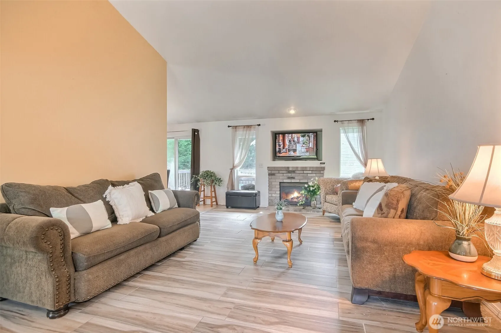 Property photo for 6822 153rd Street Ct E, Puyallup photo 2