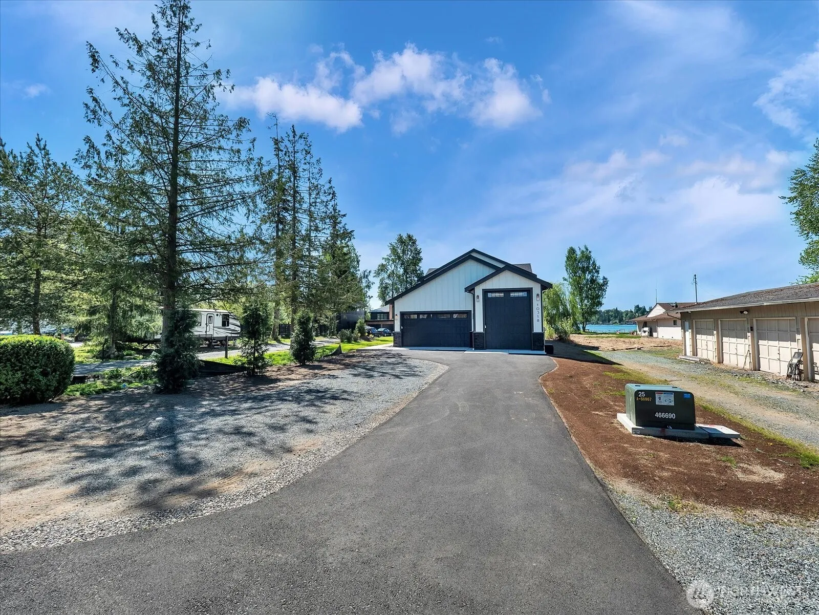 Property photo for 10318 Sandy Beach Drive, Lake Stevens photo 3
