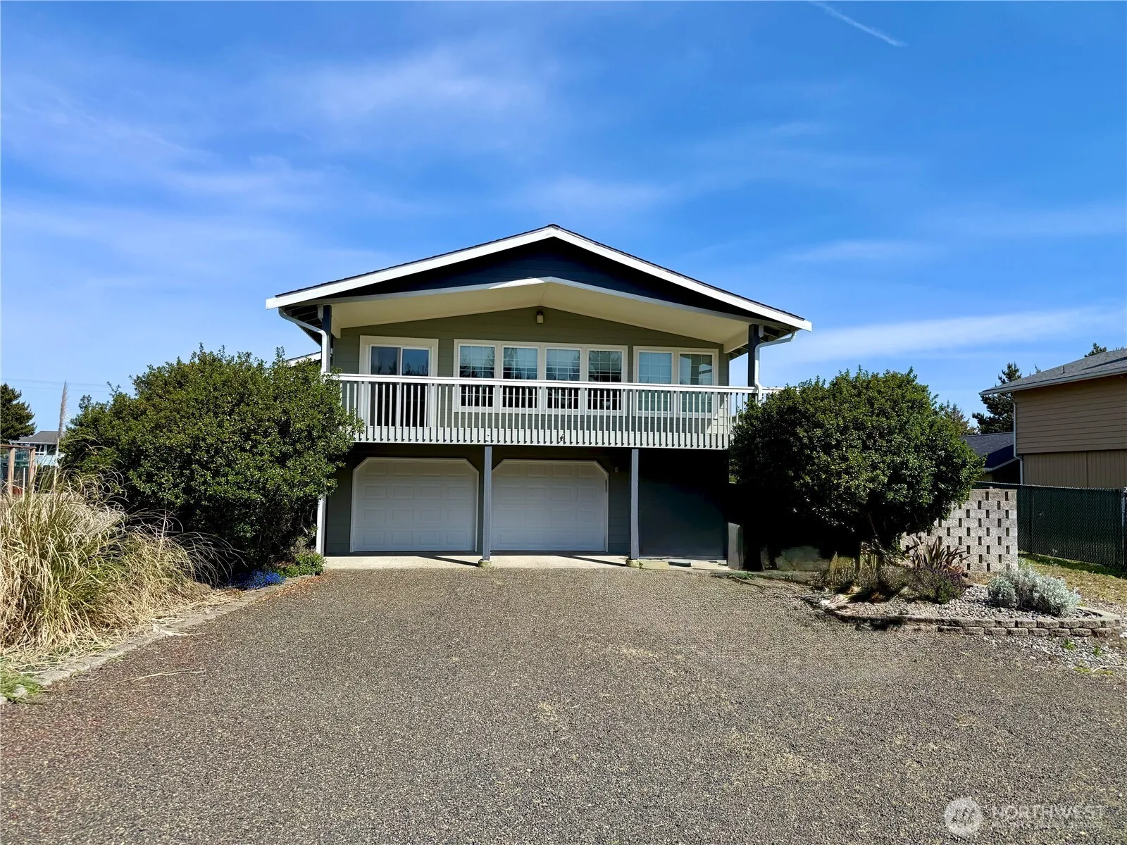 Property photo for 712 S Sand Dune Avenue Sw, Ocean Shores photo 2